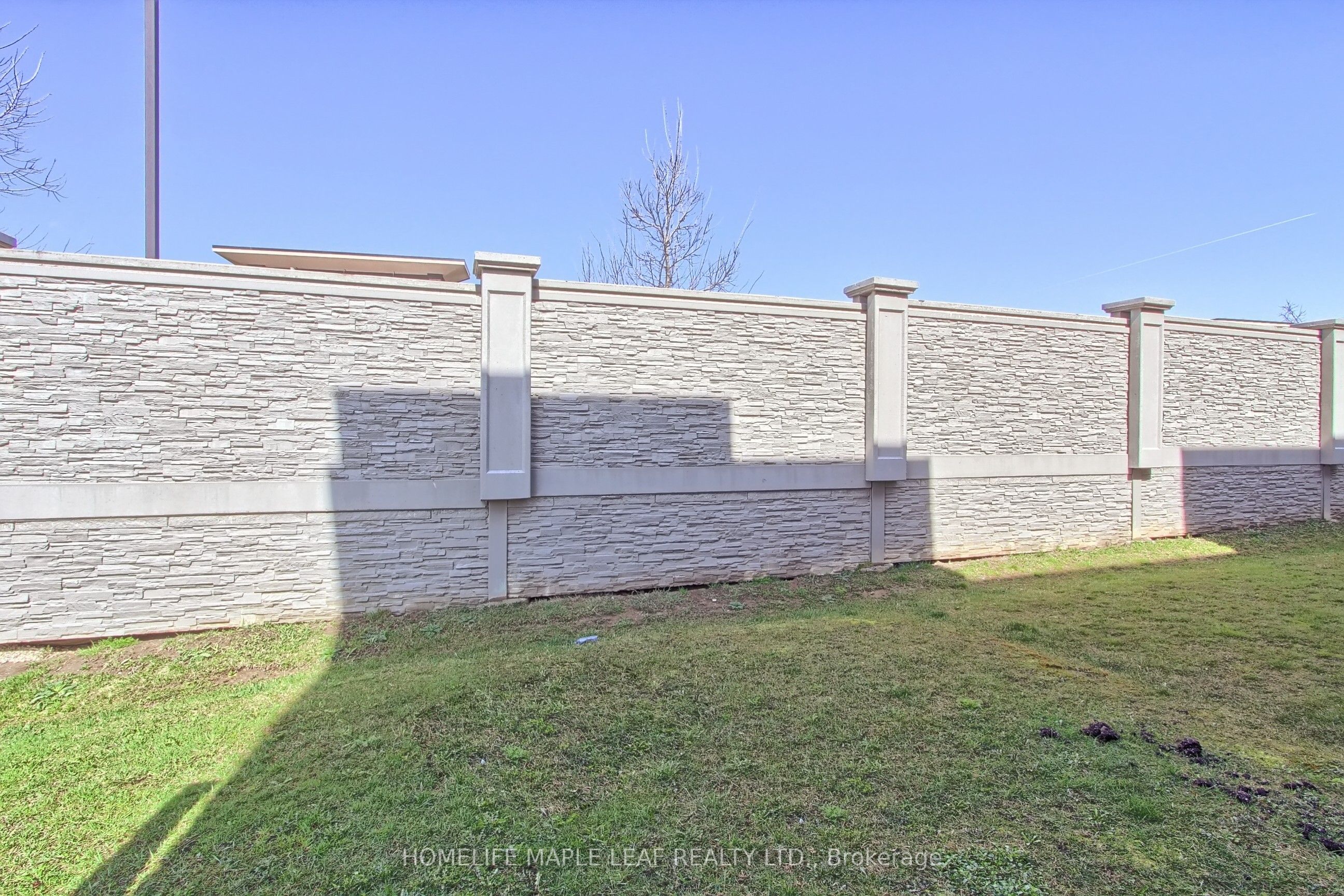 2 Cedarland Road E Property Photo 43