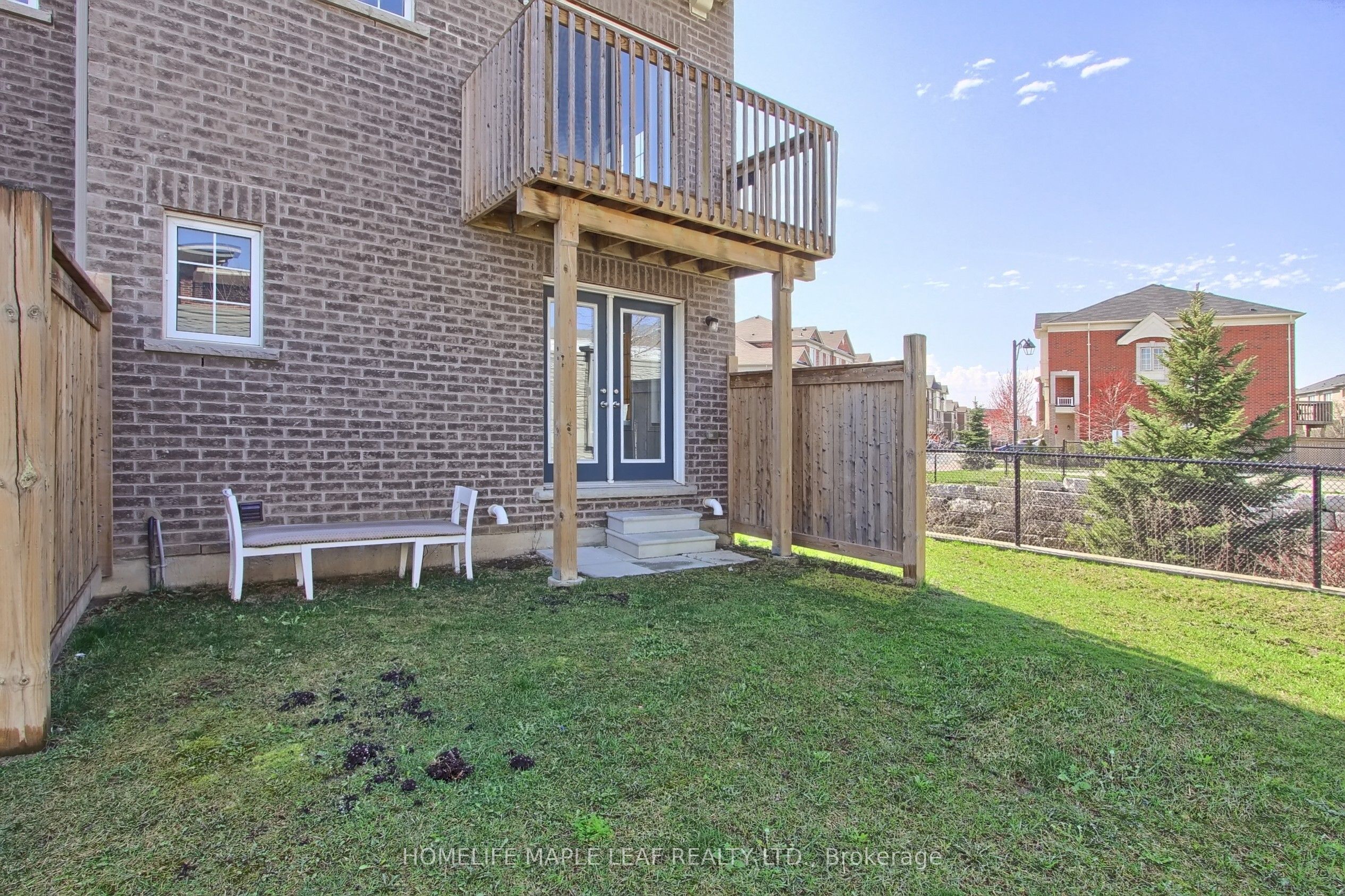 2 Cedarland Road E Property Photo 45