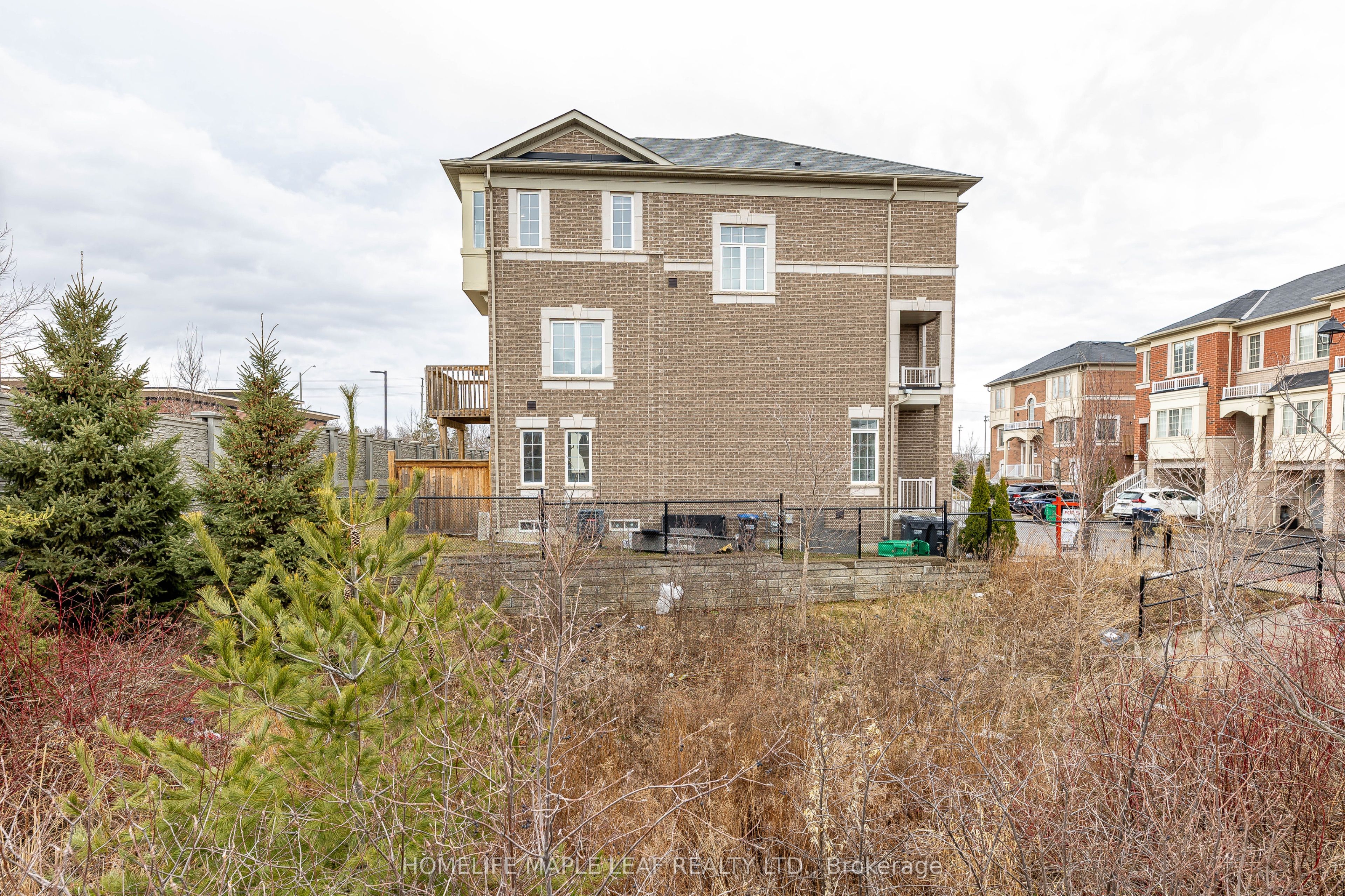 2 Cedarland Road E Property Photo 46