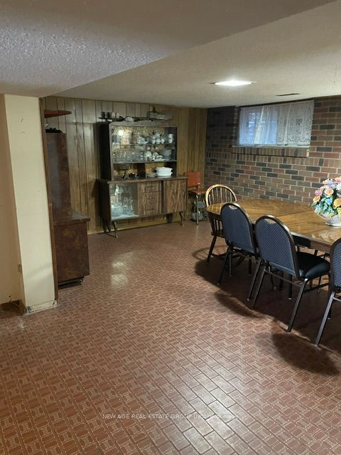 112 Anthia Drive W Property Photo 18