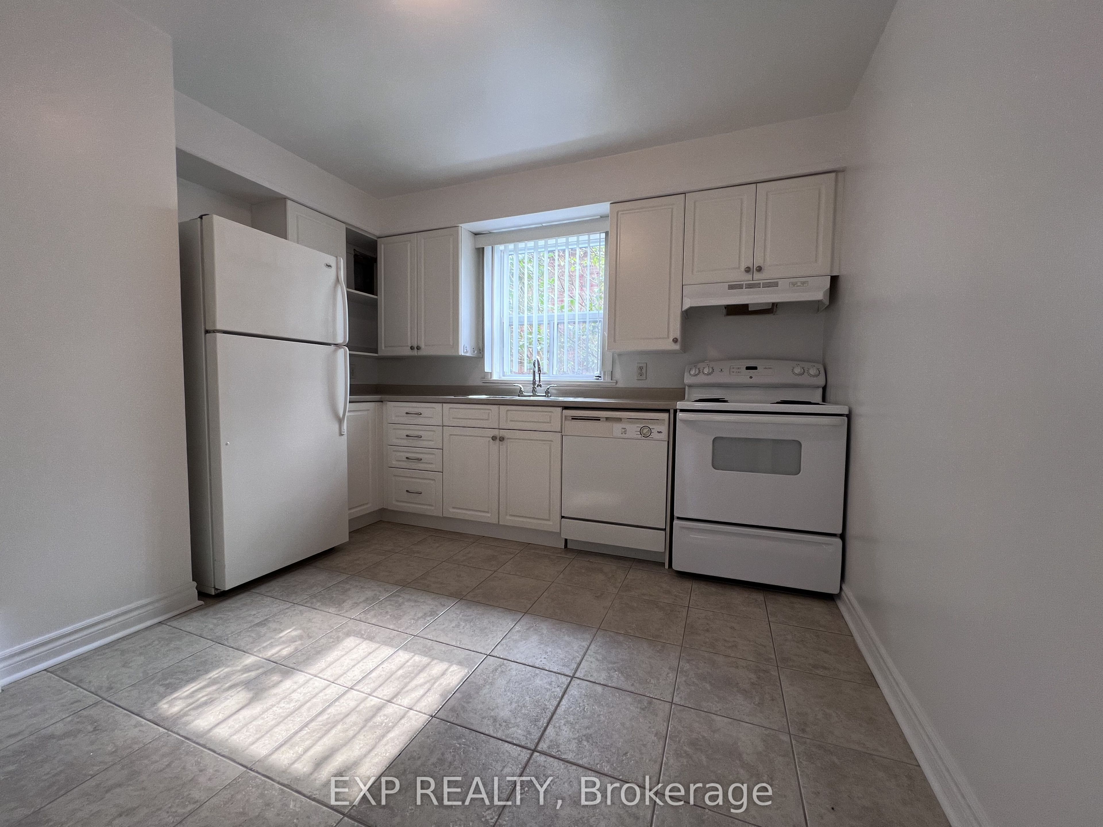 32 Heman Street 3 Property Photo 9