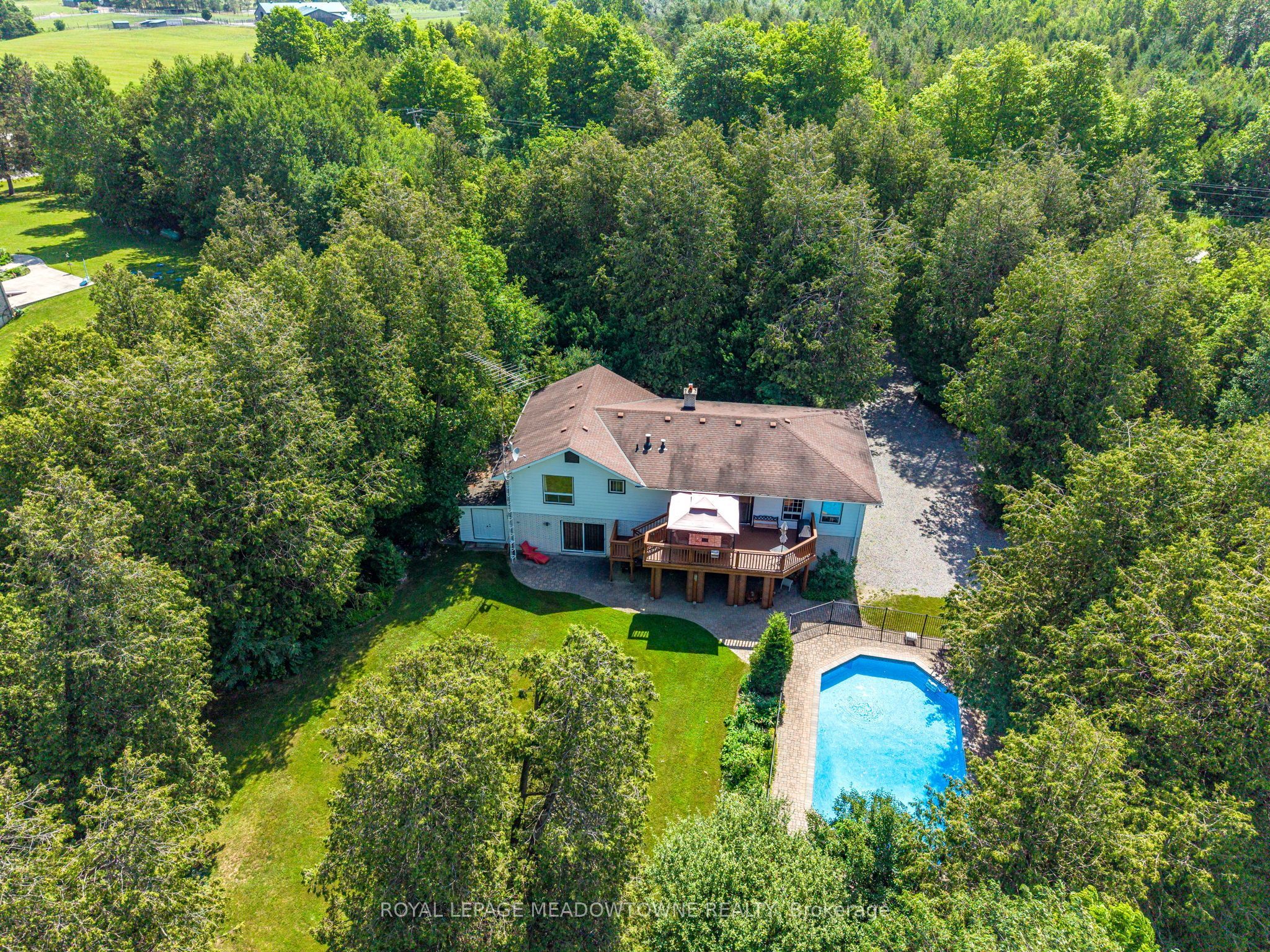 6733 25 Side Road Property Photo 6