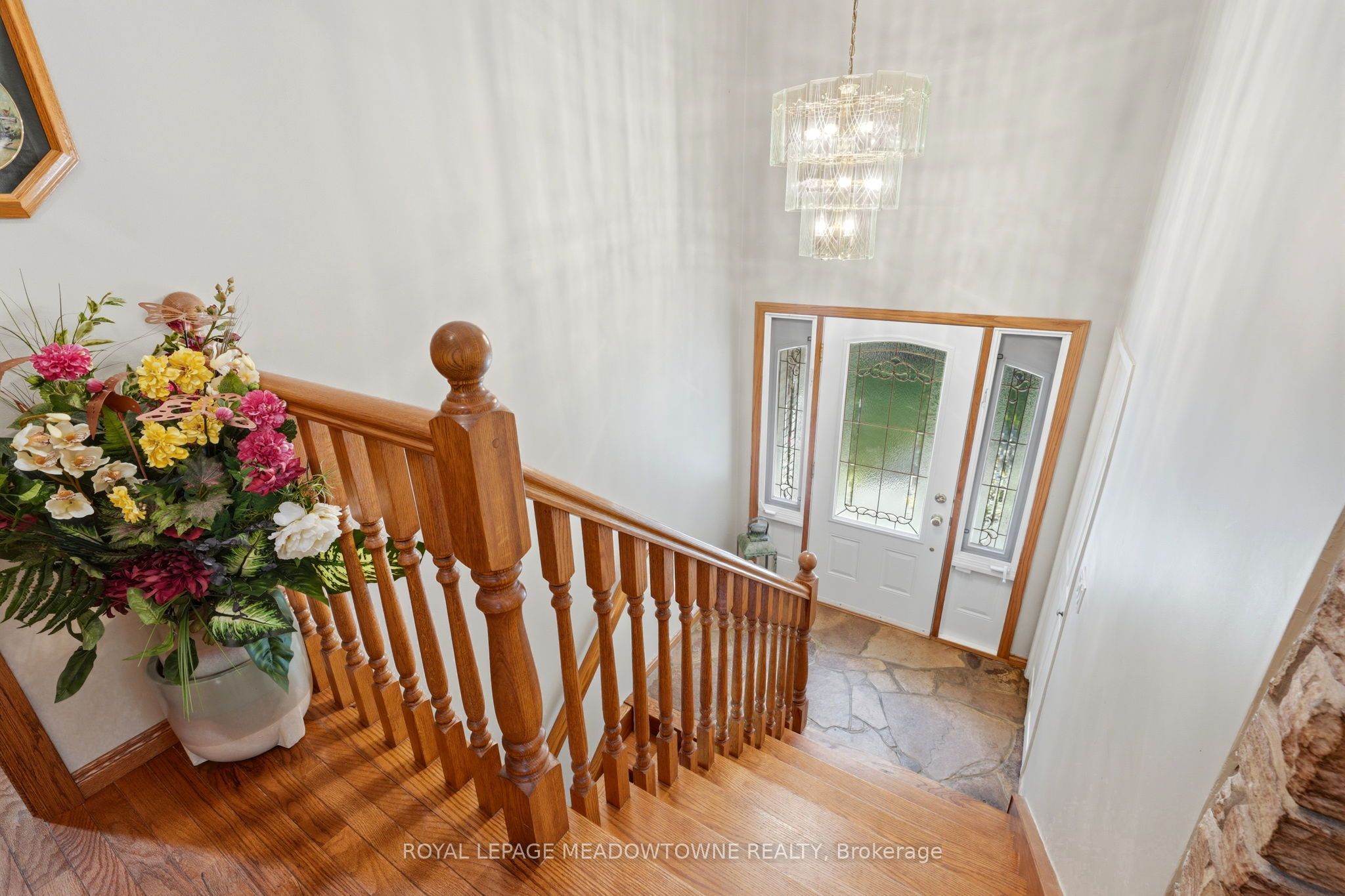 6733 25 Side Road Property Photo 7