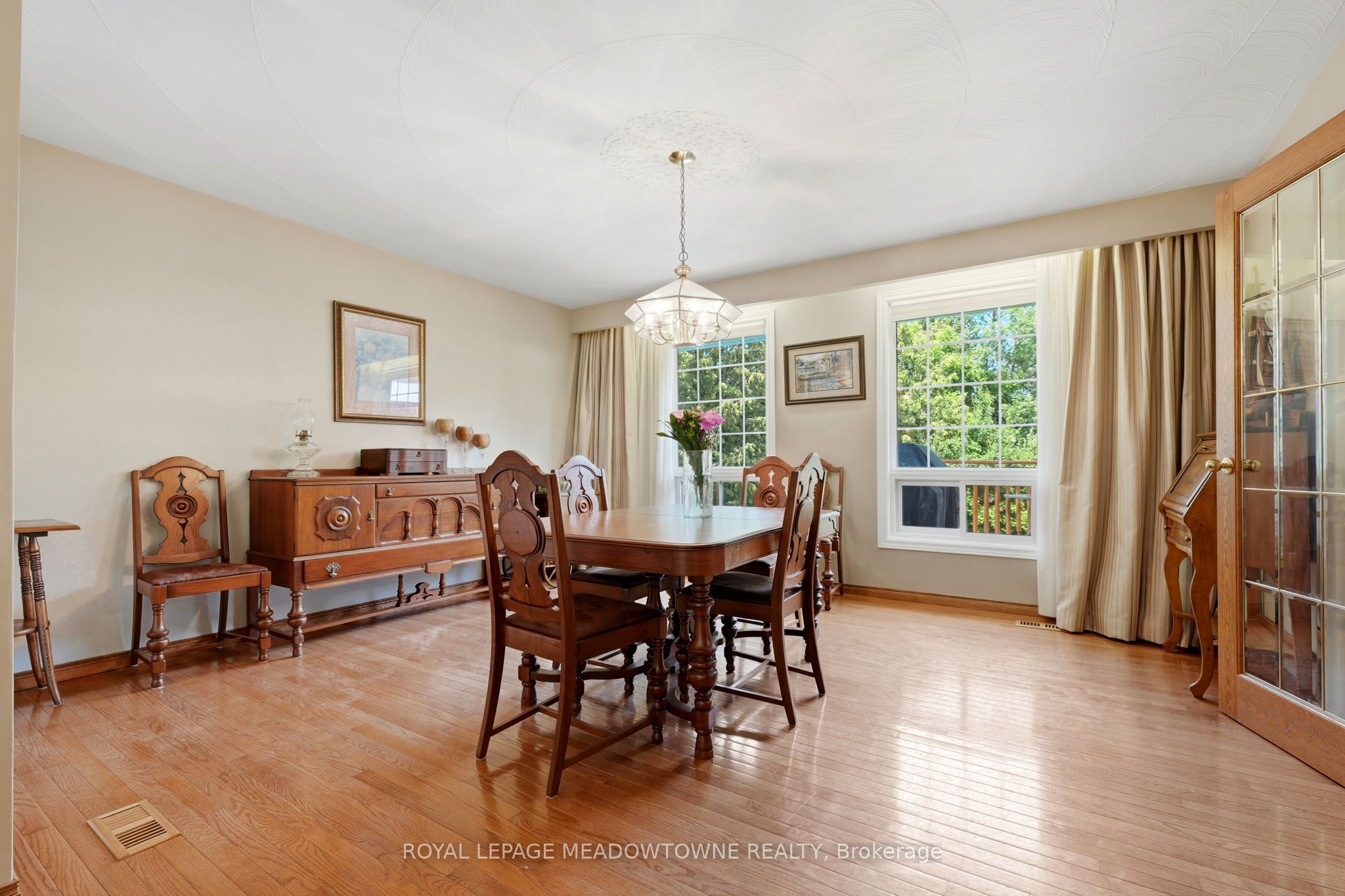 6733 25 Side Road Property Photo 12