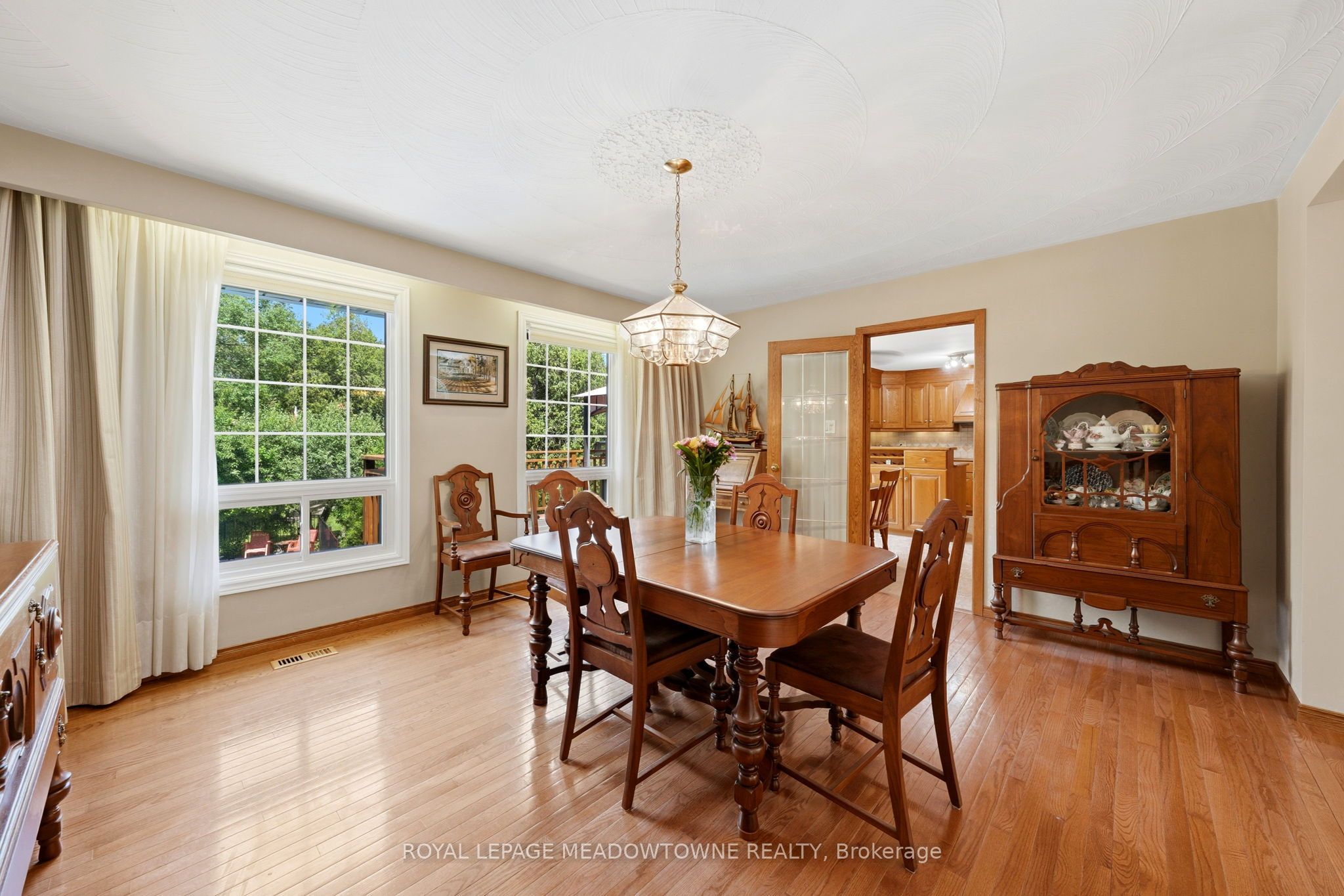 6733 25 Side Road Property Photo 13