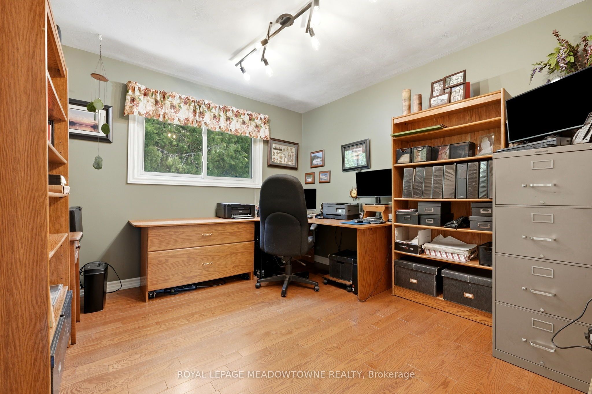 6733 25 Side Road Property Photo 22