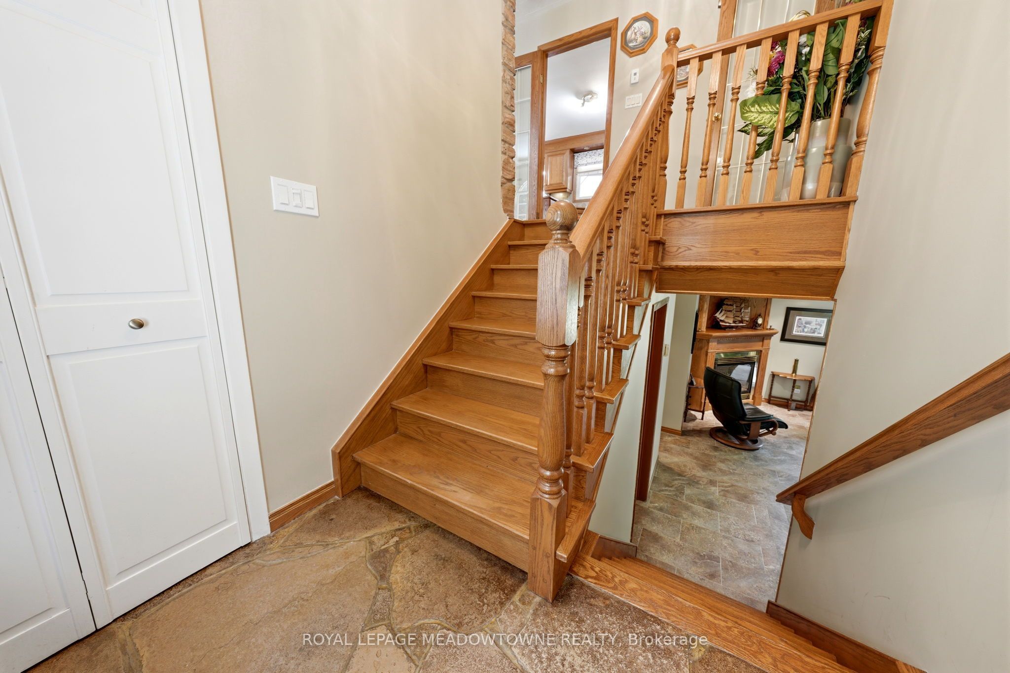 6733 25 Side Road Property Photo 23