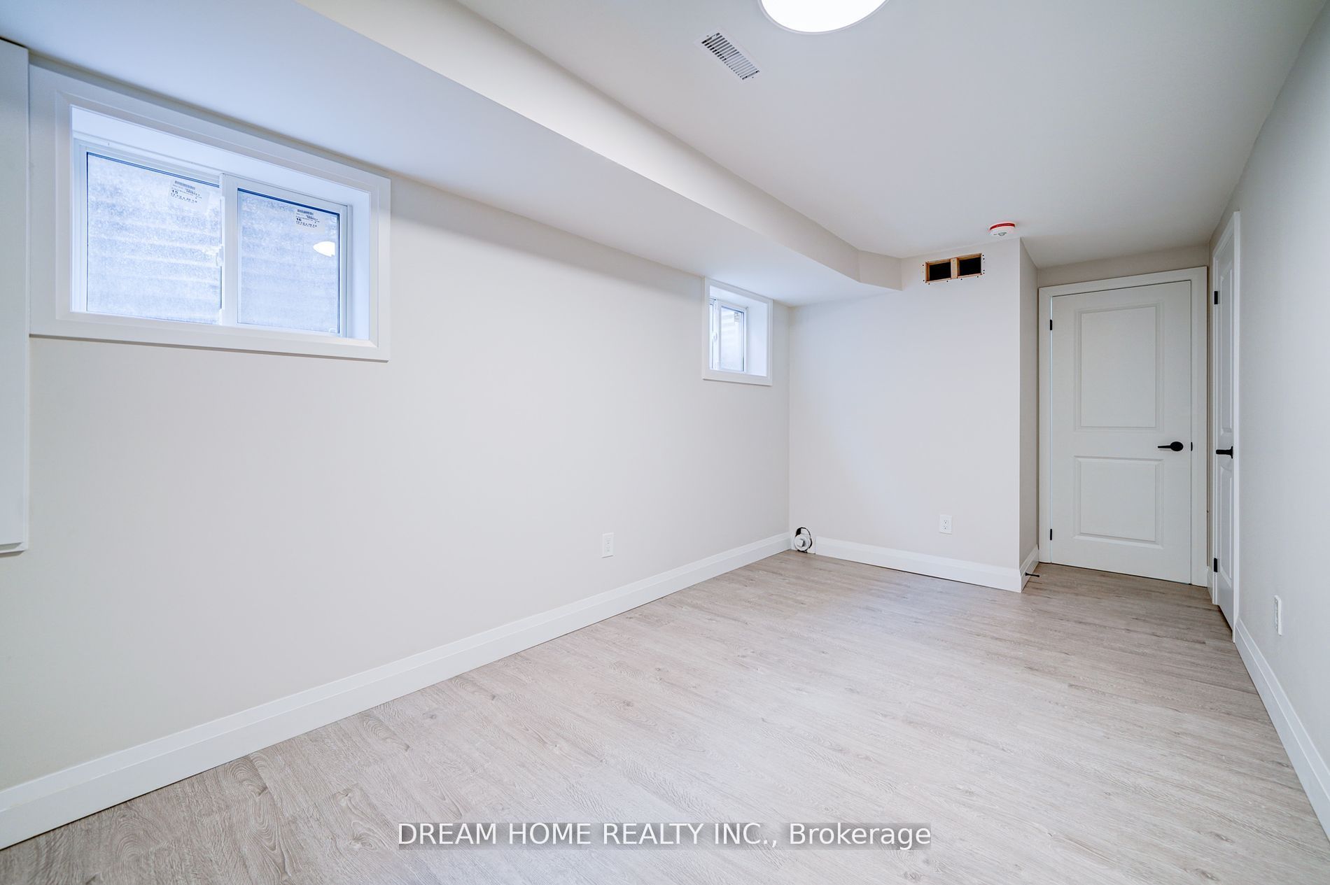 23 Manorcrest Street Lower Property Photo 20