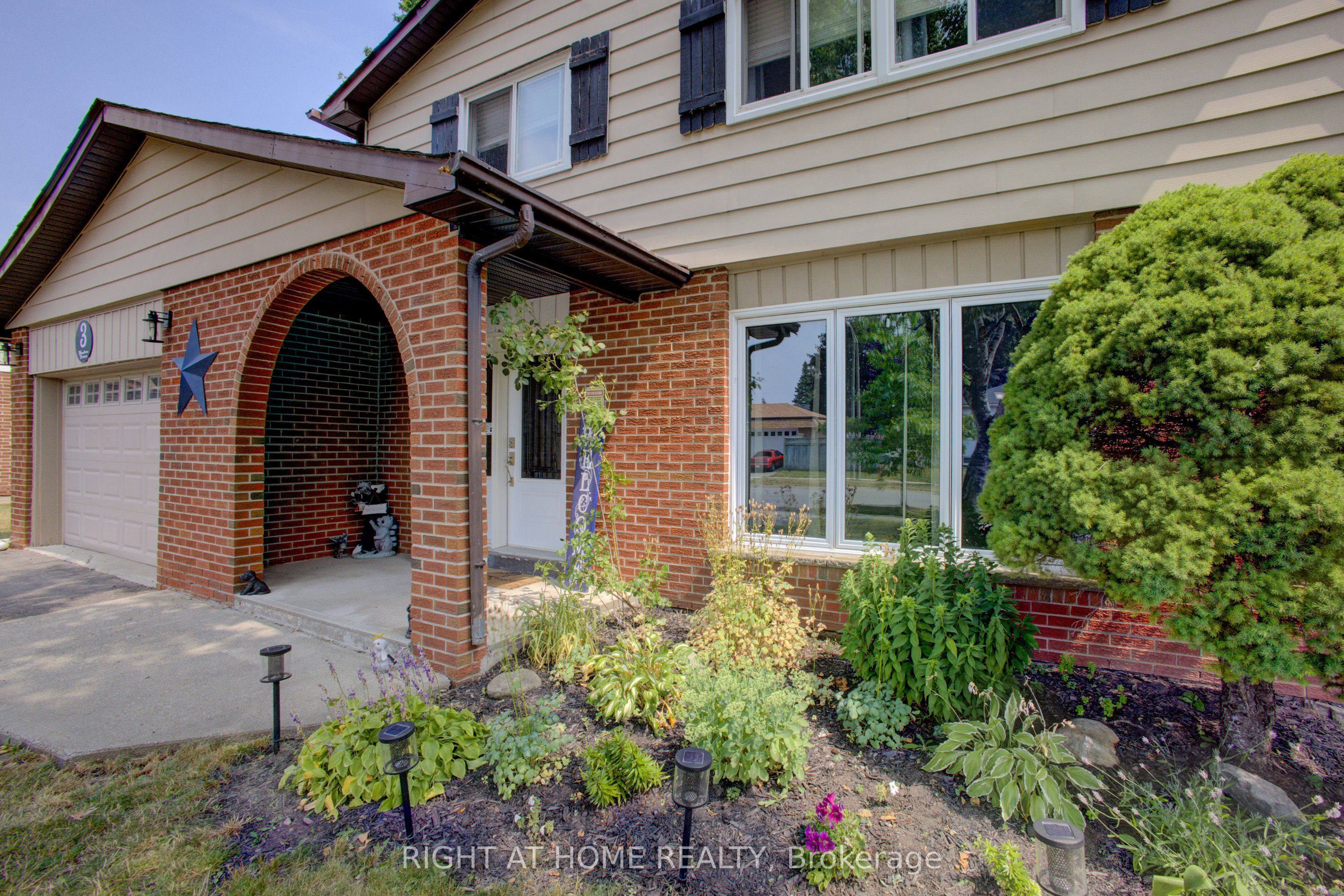 3 Newton Drive Property Photo 2