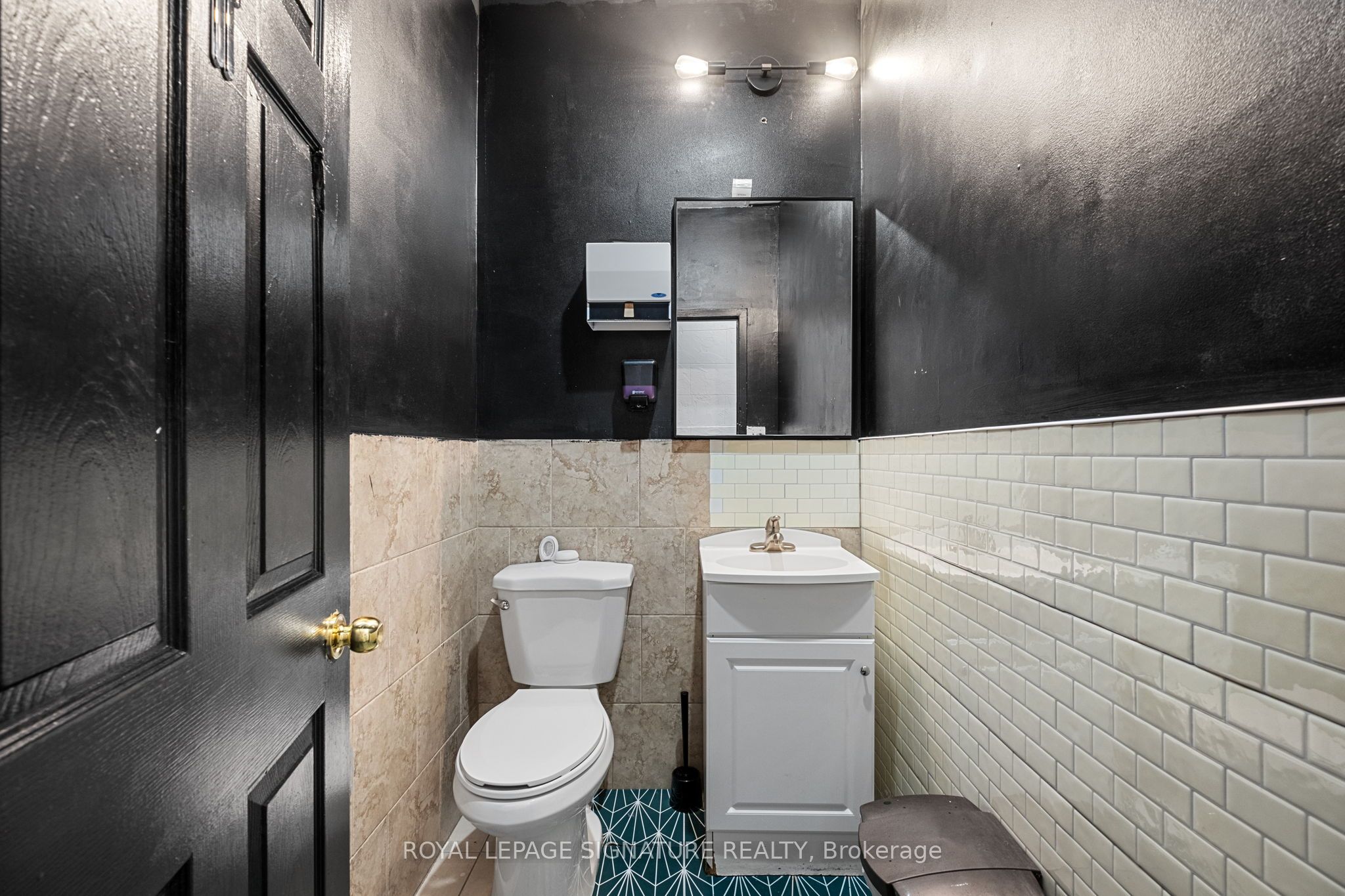 1310 St Clair Avenue W Property Photo 18