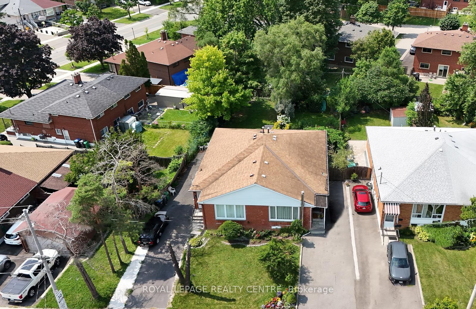 3422 Queenston Drive Property Photo 4