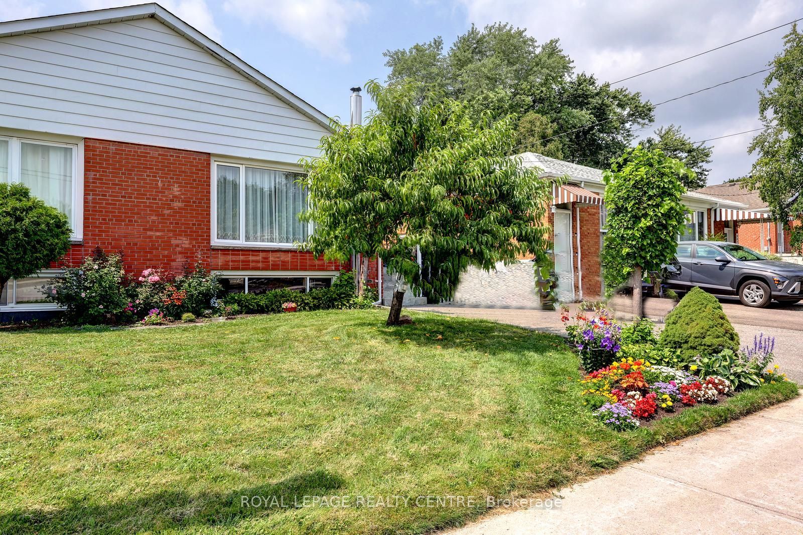 3422 Queenston Drive Property Photo 5