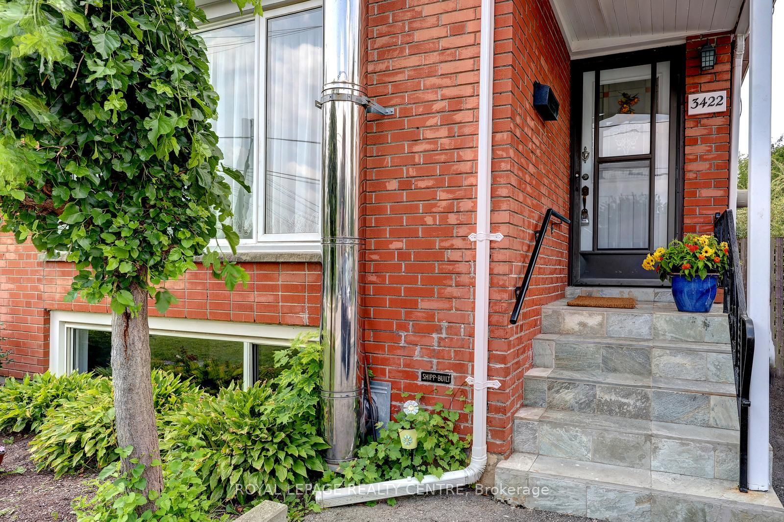 3422 Queenston Drive Property Photo 6