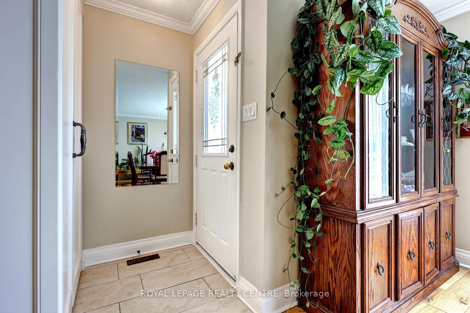 3422 Queenston Drive Property Photo 7