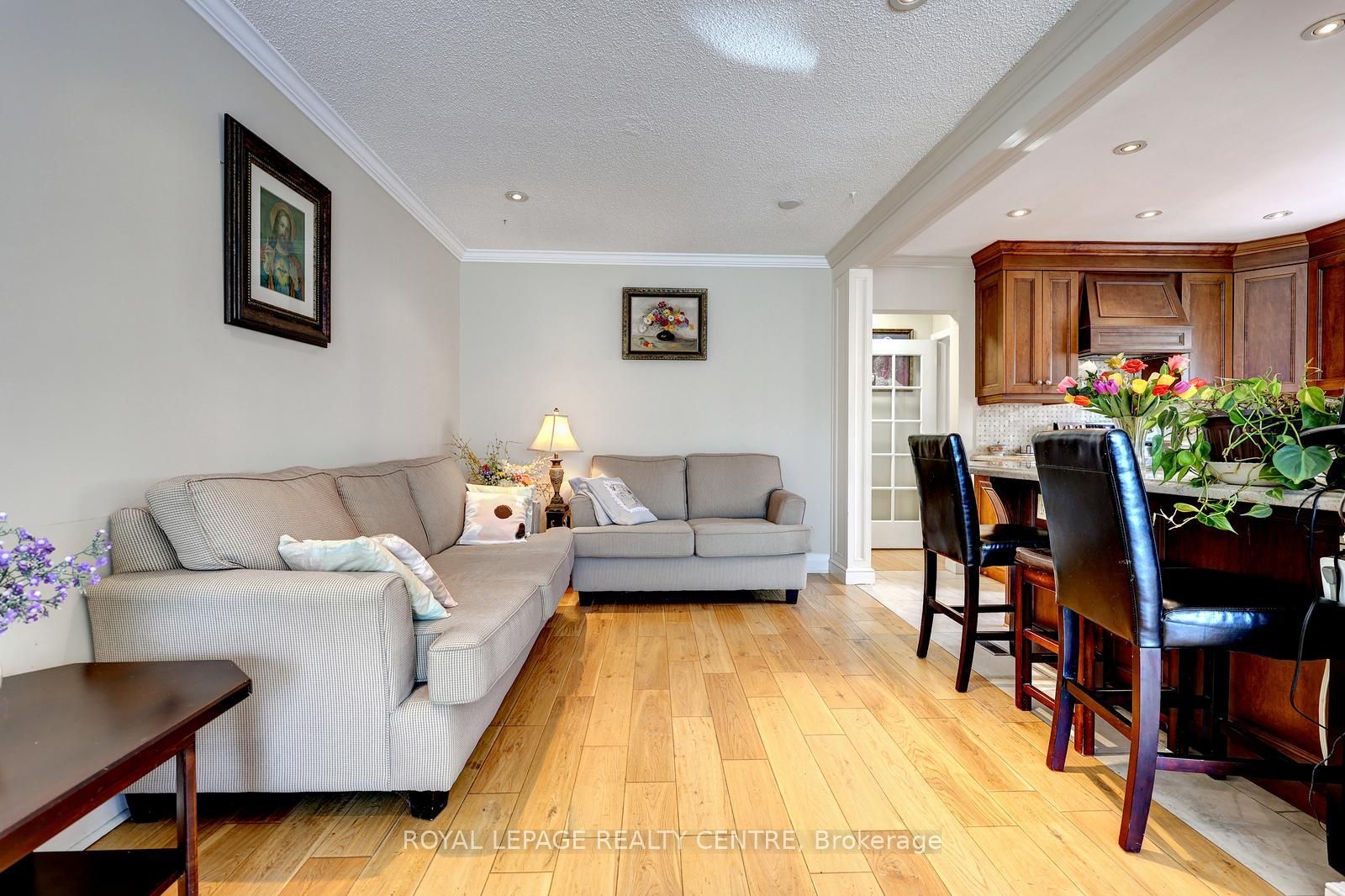 3422 Queenston Drive Property Photo 10