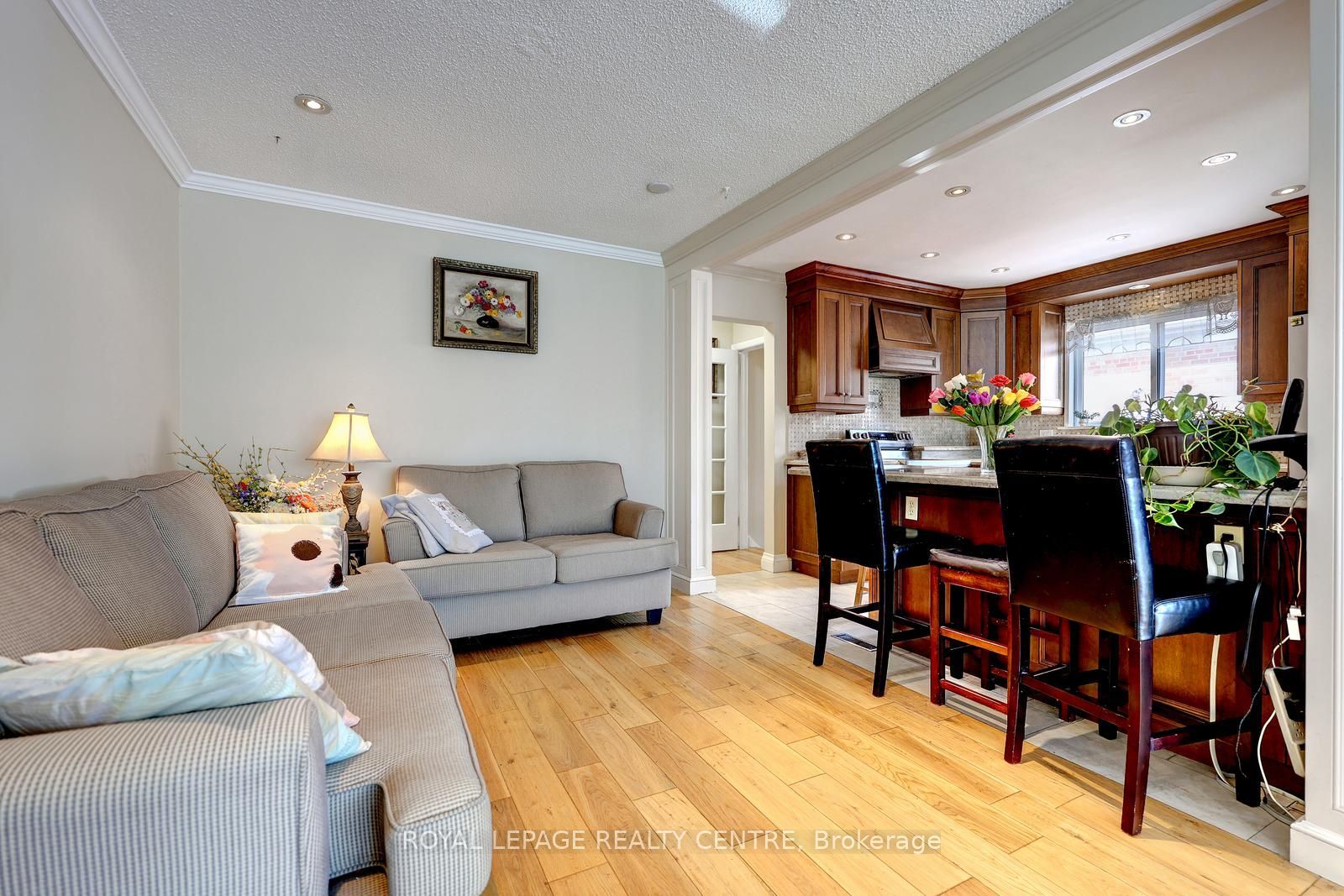 3422 Queenston Drive Property Photo 11