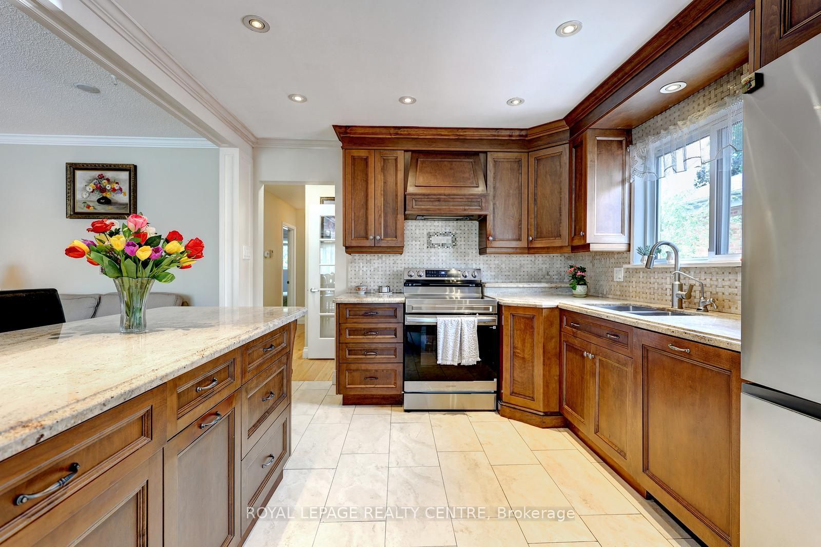3422 Queenston Drive Property Photo 13