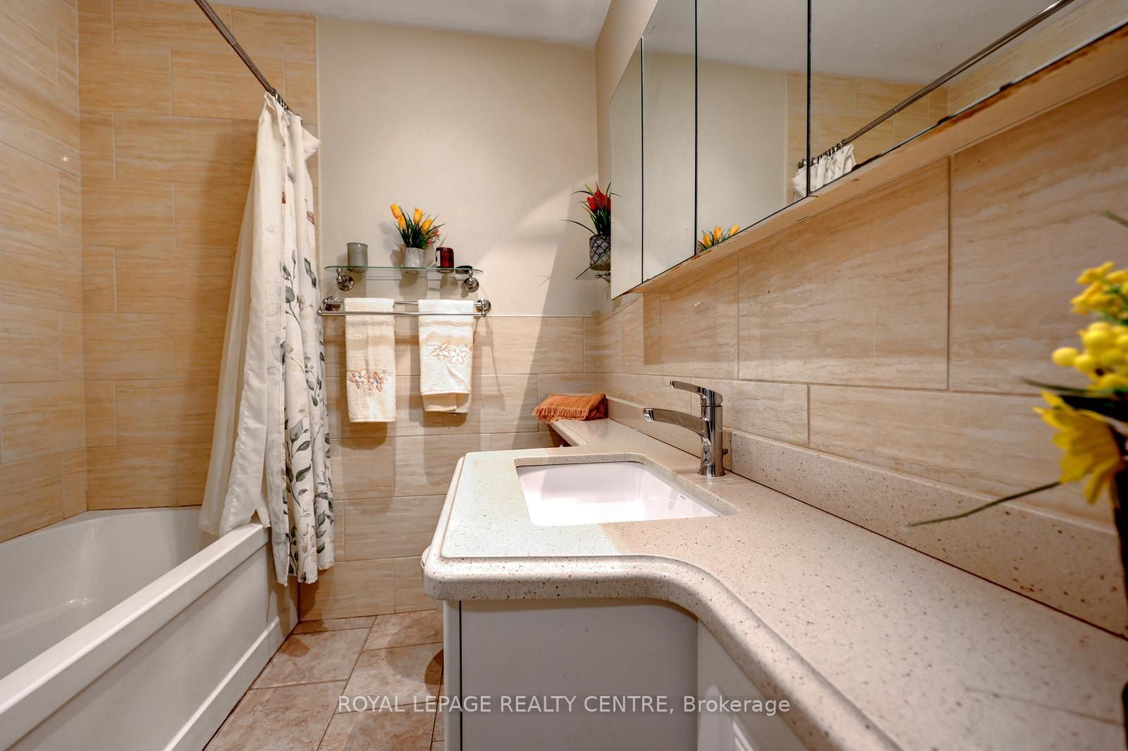 3422 Queenston Drive Property Photo 20