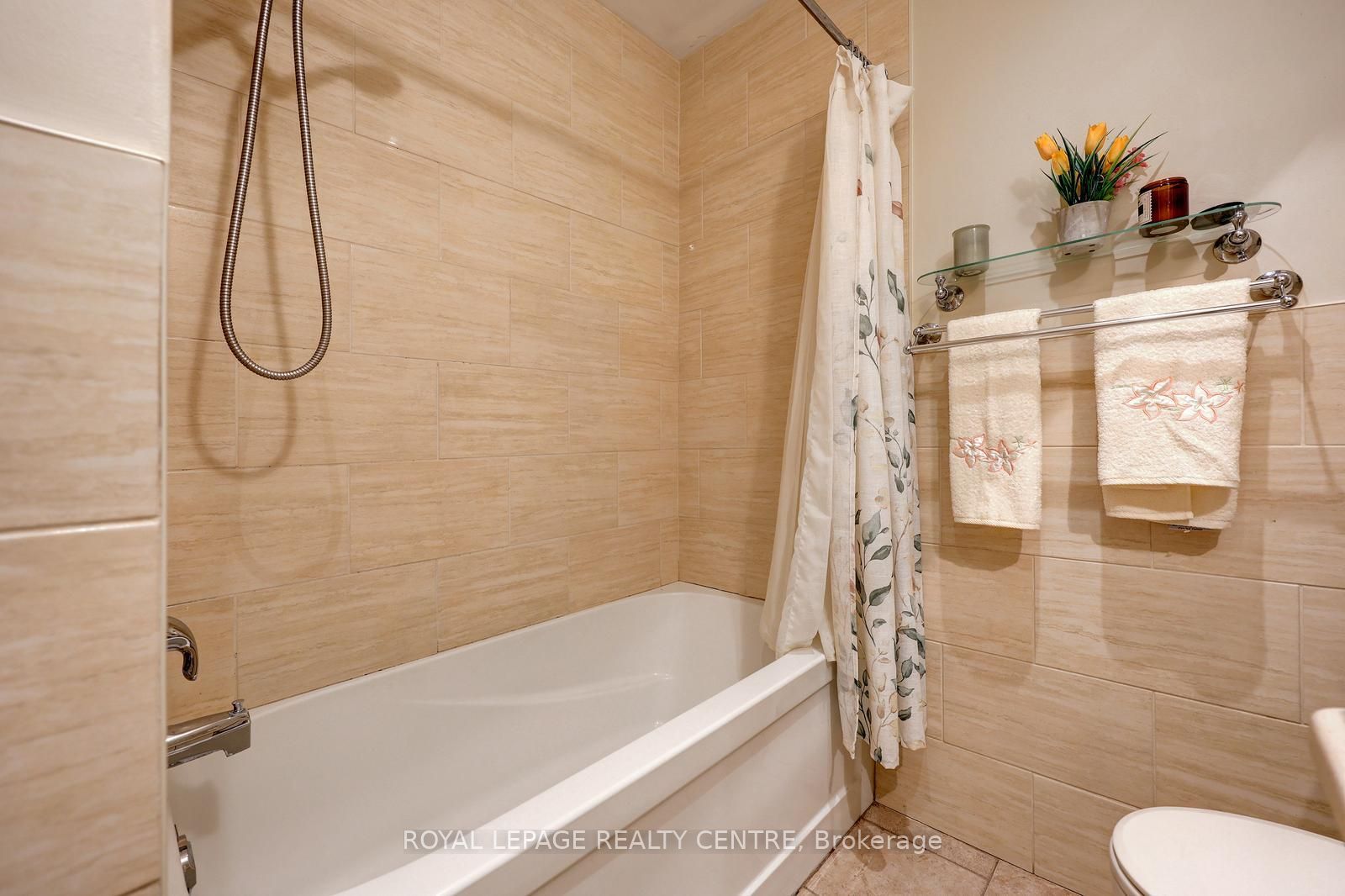 3422 Queenston Drive Property Photo 21