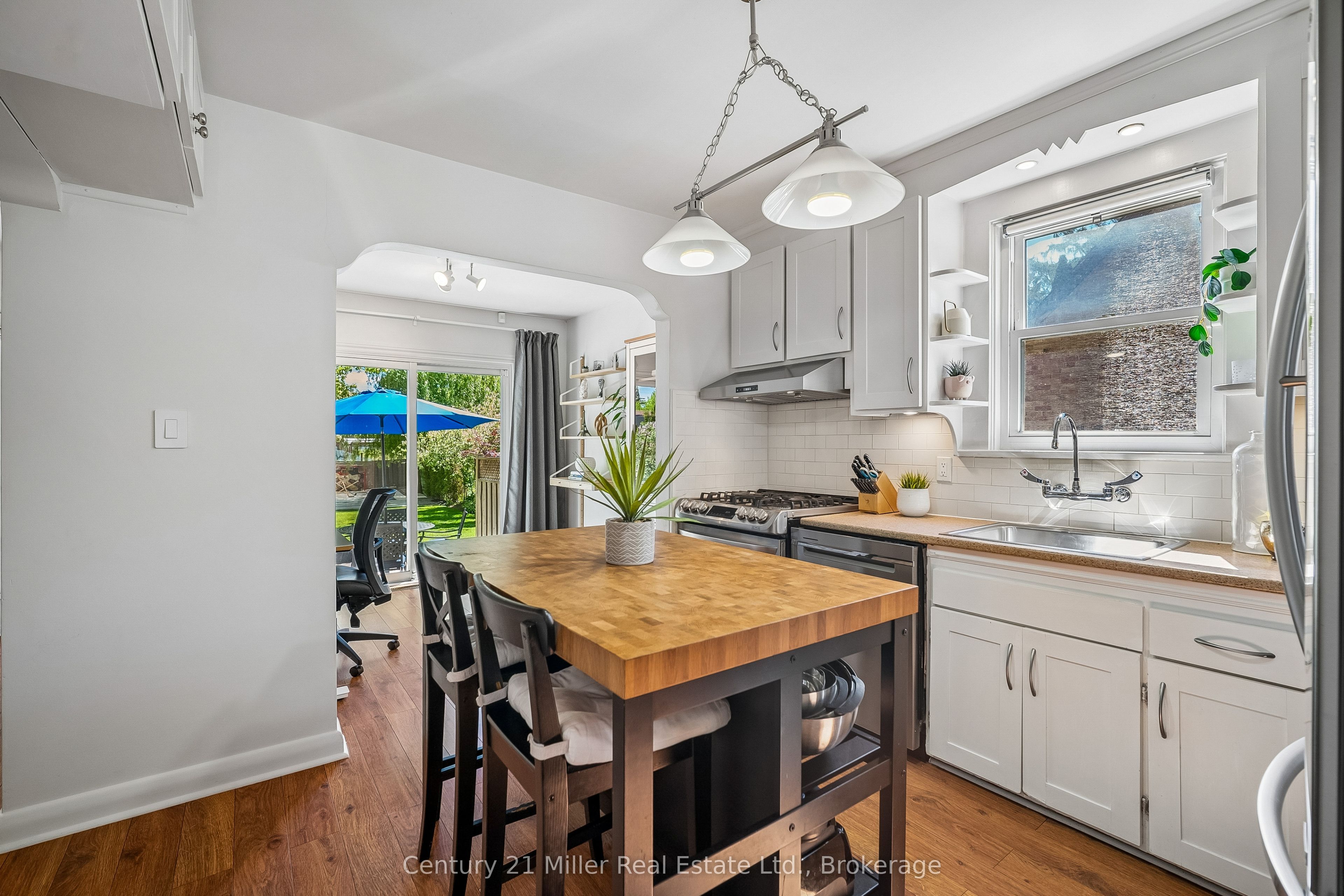 1583 Blanefield Road Property Photo 4