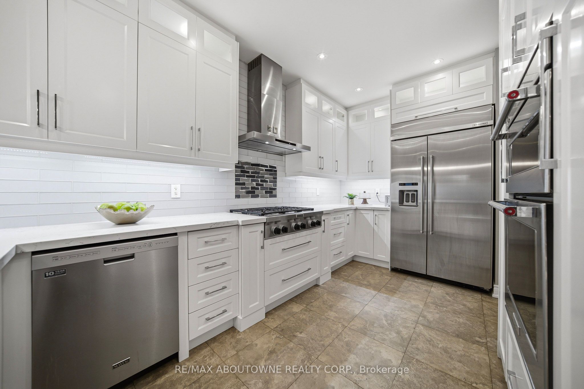 3408 Hideaway Place Property Photo 16