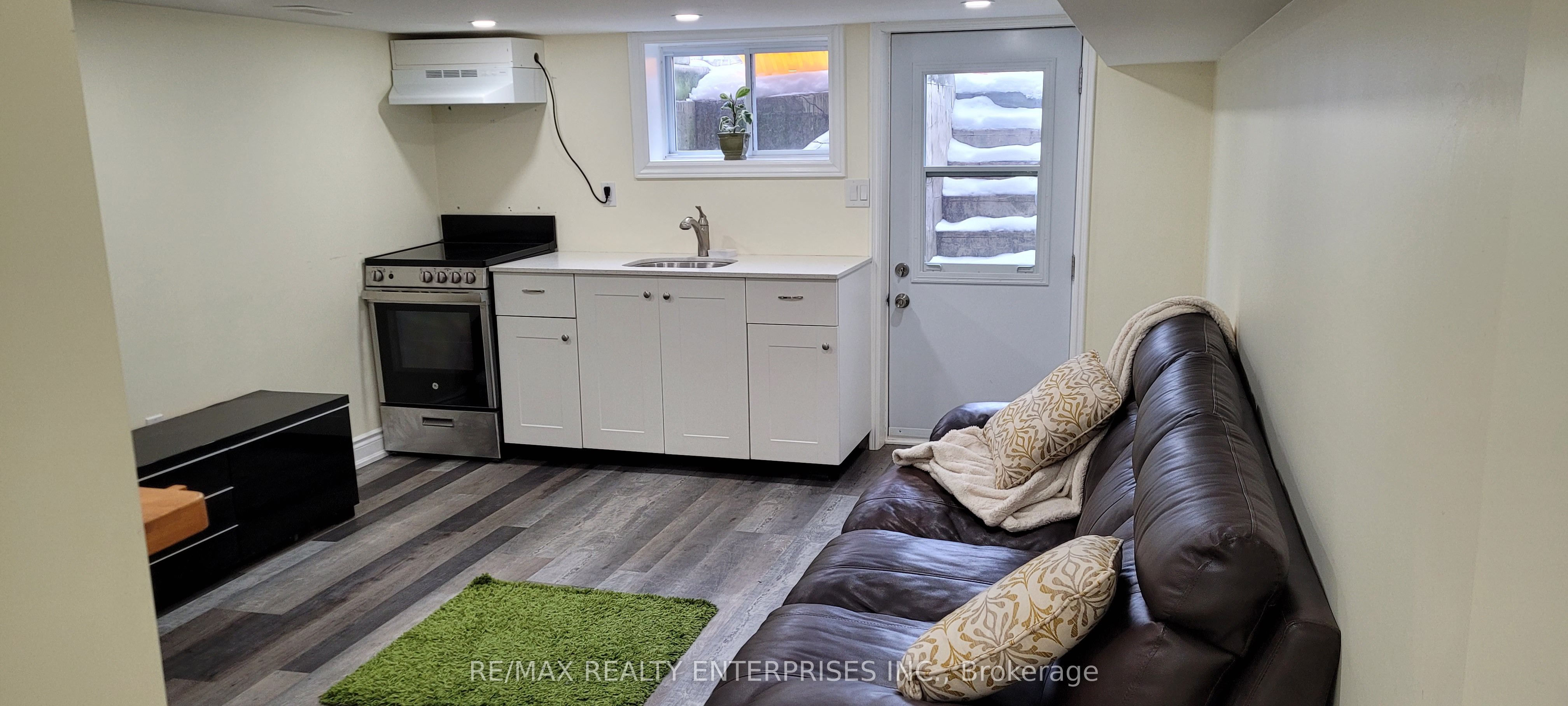 65a Chambers Avenue Property Photo 1