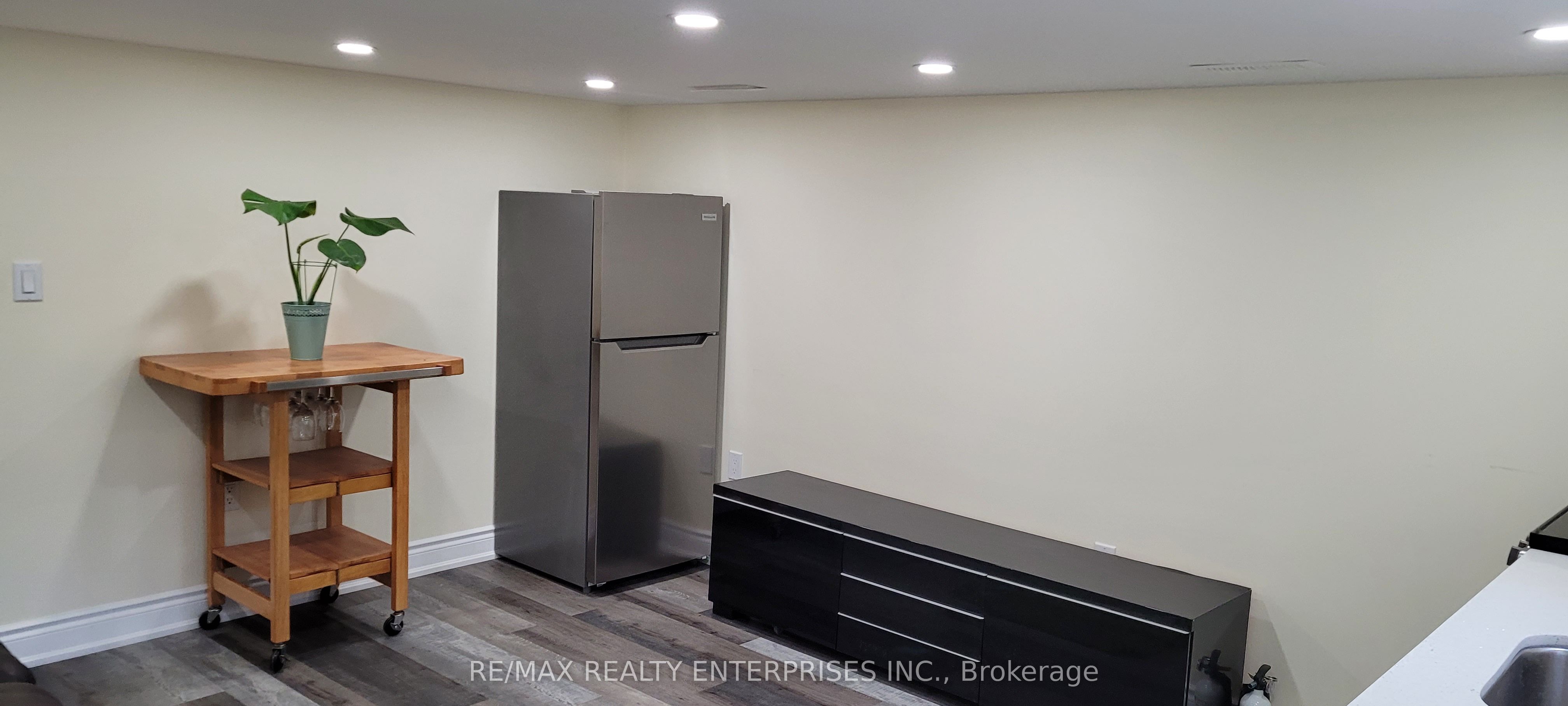 65a Chambers Avenue Property Photo 2