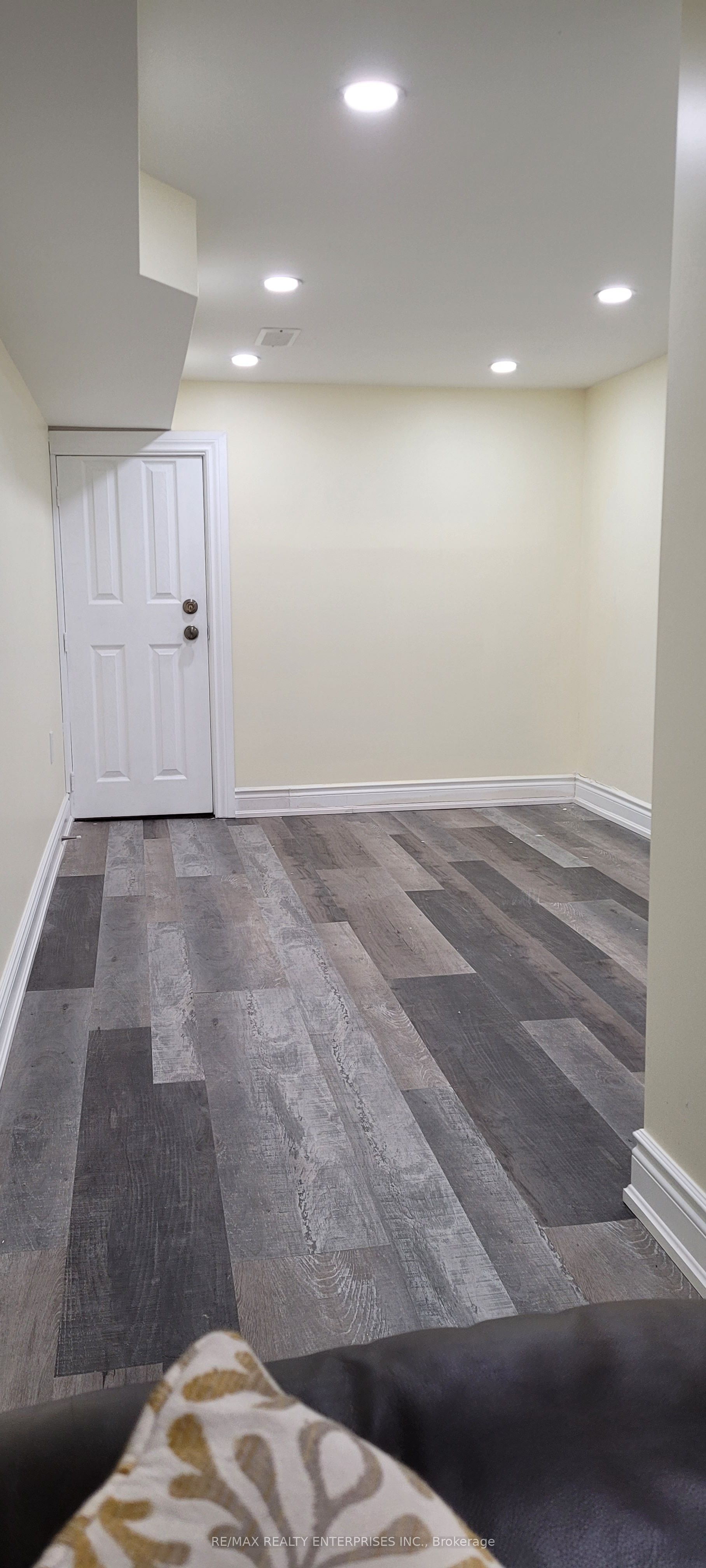 65a Chambers Avenue Property Photo 4
