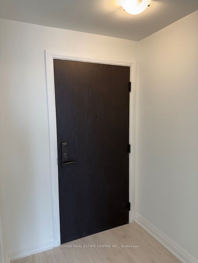 412 Silver Maple Road 509 Property Photo 4