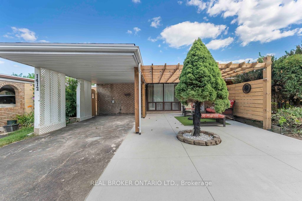 1412 Seaview Drive Property Photo 2