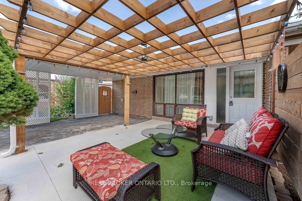 1412 Seaview Drive Property Photo 3