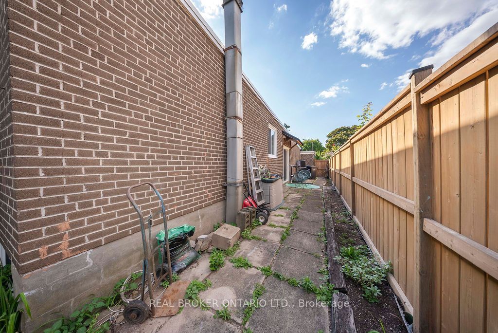 1412 Seaview Drive Property Photo 26