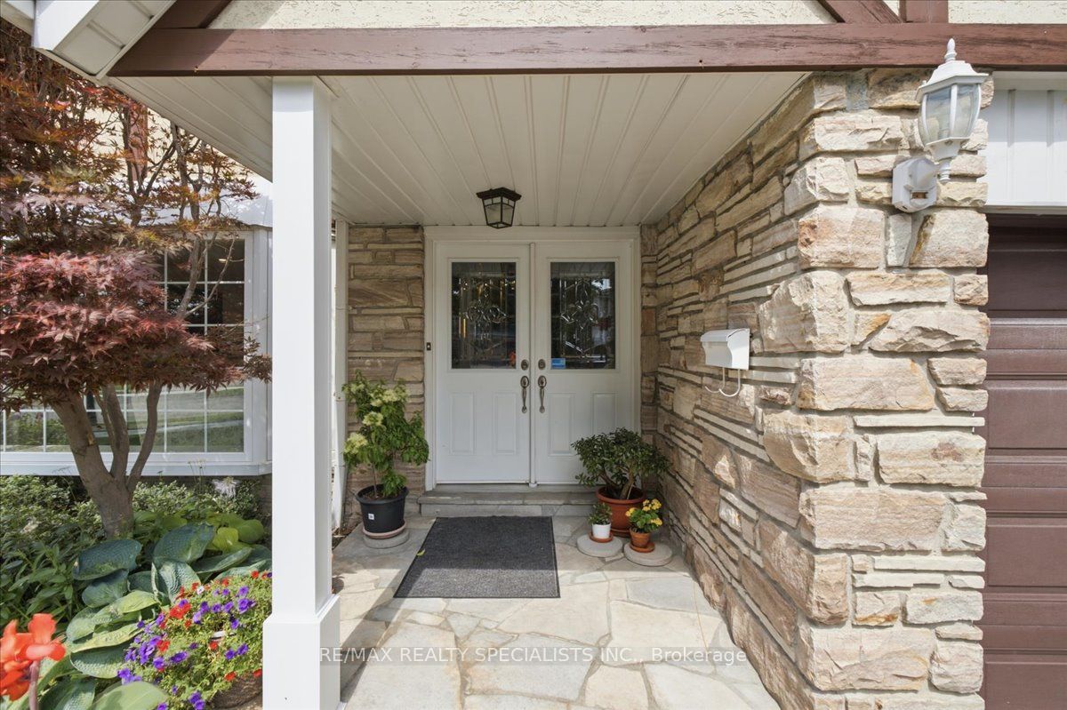 1273 Winding Trail Property Photo 3