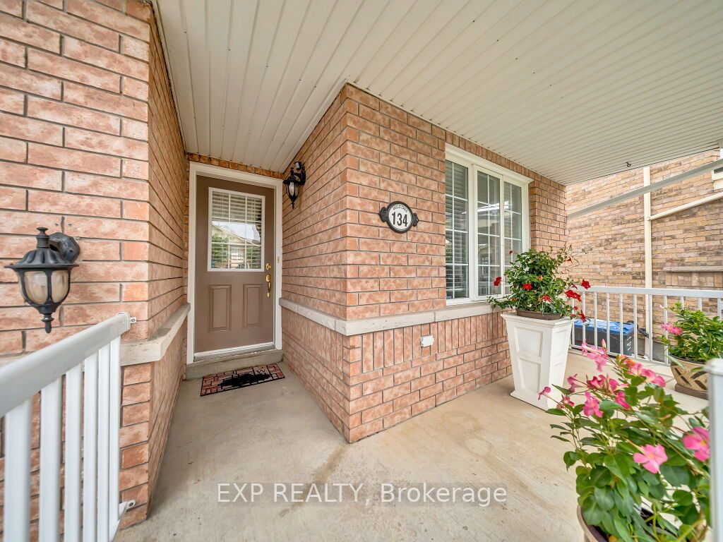 134 Dells Crescent Property Photo 3