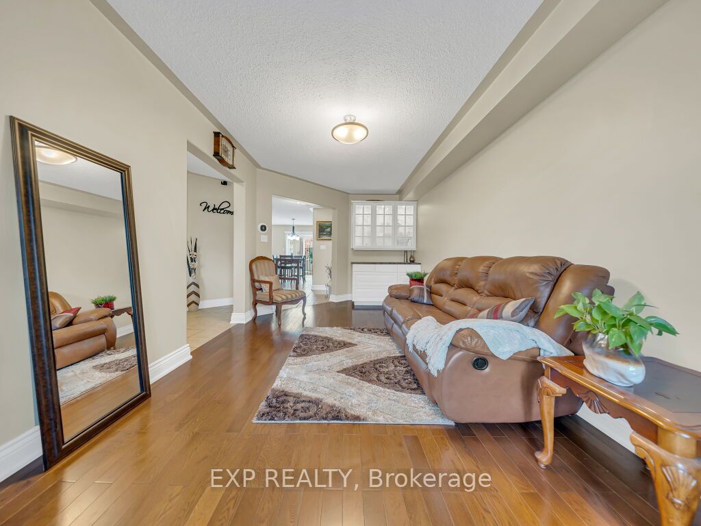 134 Dells Crescent Property Photo 6
