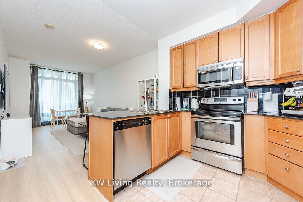 90 Absolute Avenue 1604 Property Photo 17
