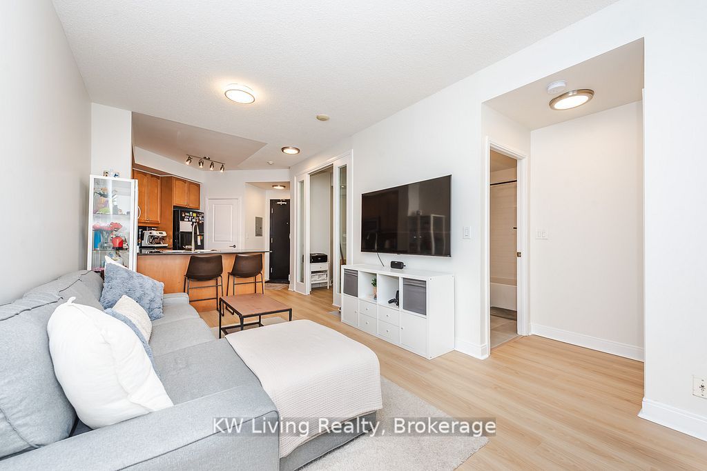 90 Absolute Avenue 1604 Property Photo 21