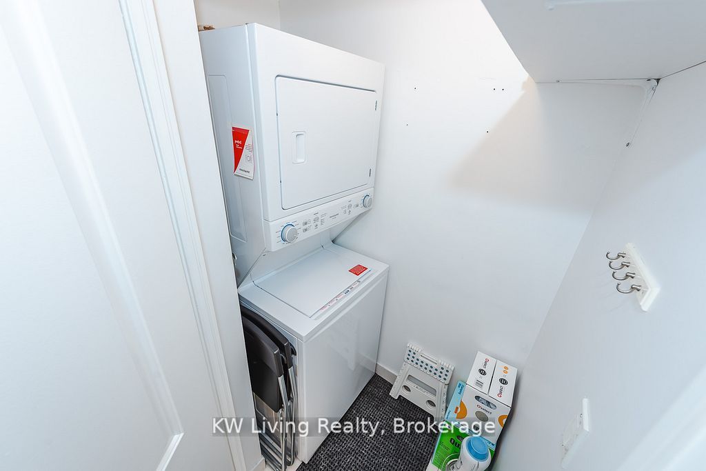 90 Absolute Avenue 1604 Property Photo 27