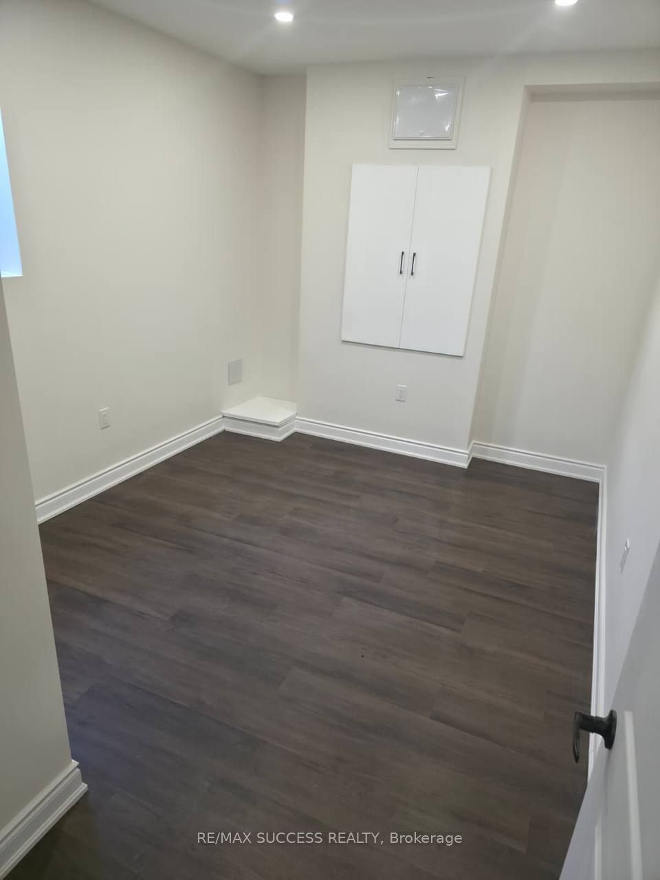 1407 Hearns Place Lower Property Photo 5