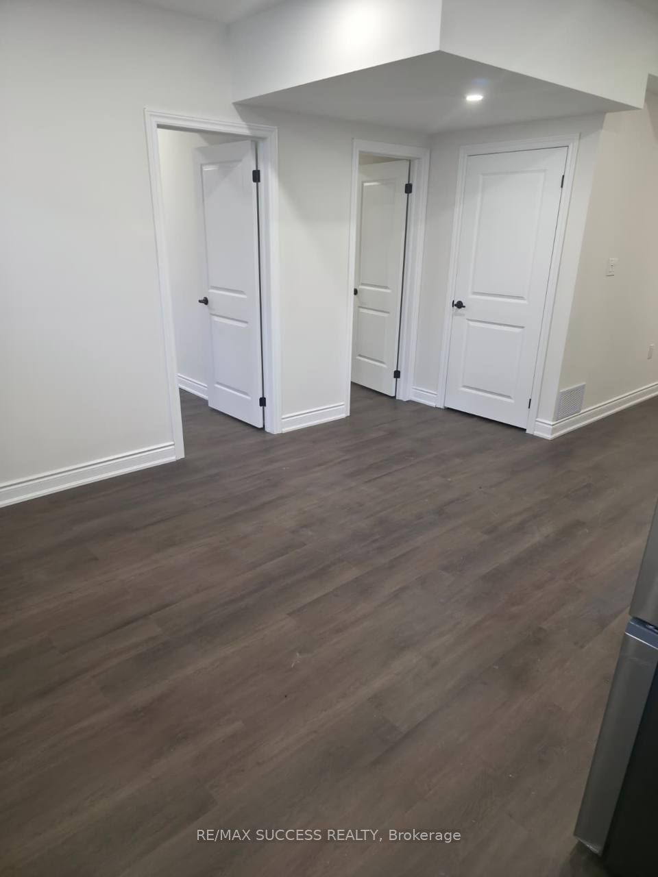 1407 Hearns Place Lower Property Photo 11