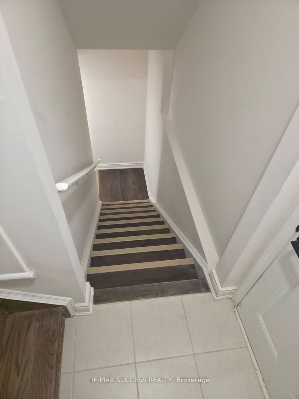 1407 Hearns Place Lower Property Photo 12