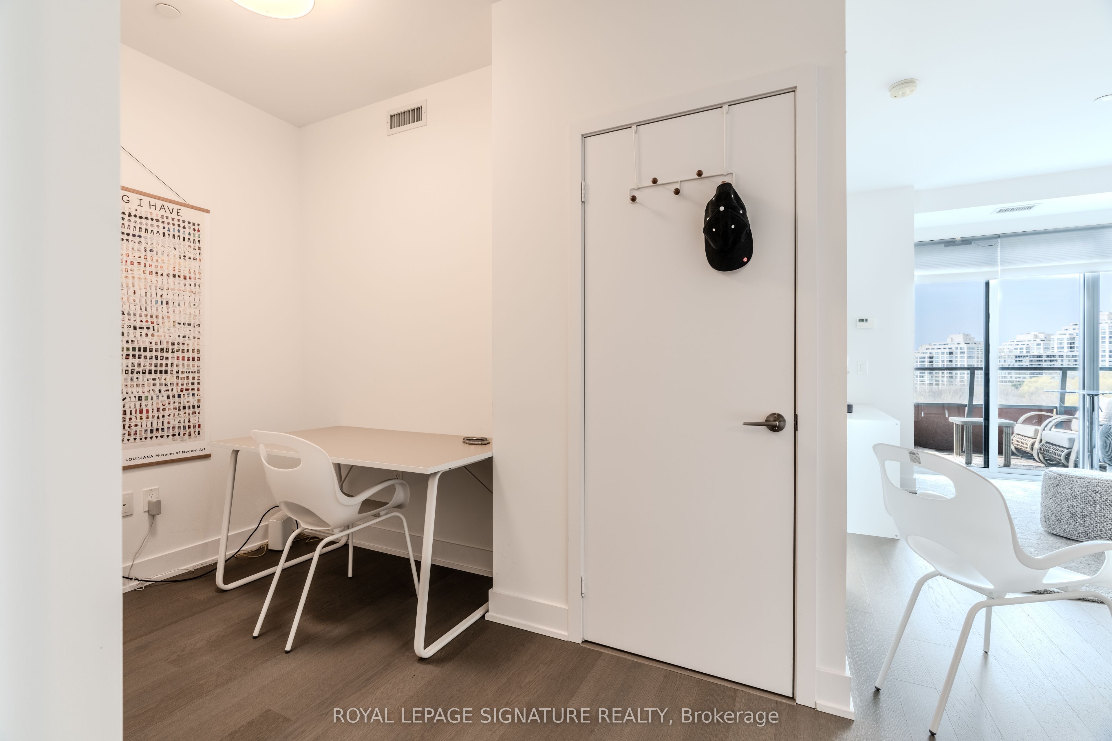 20 Shore Breeze Drive 515 Property Photo 11