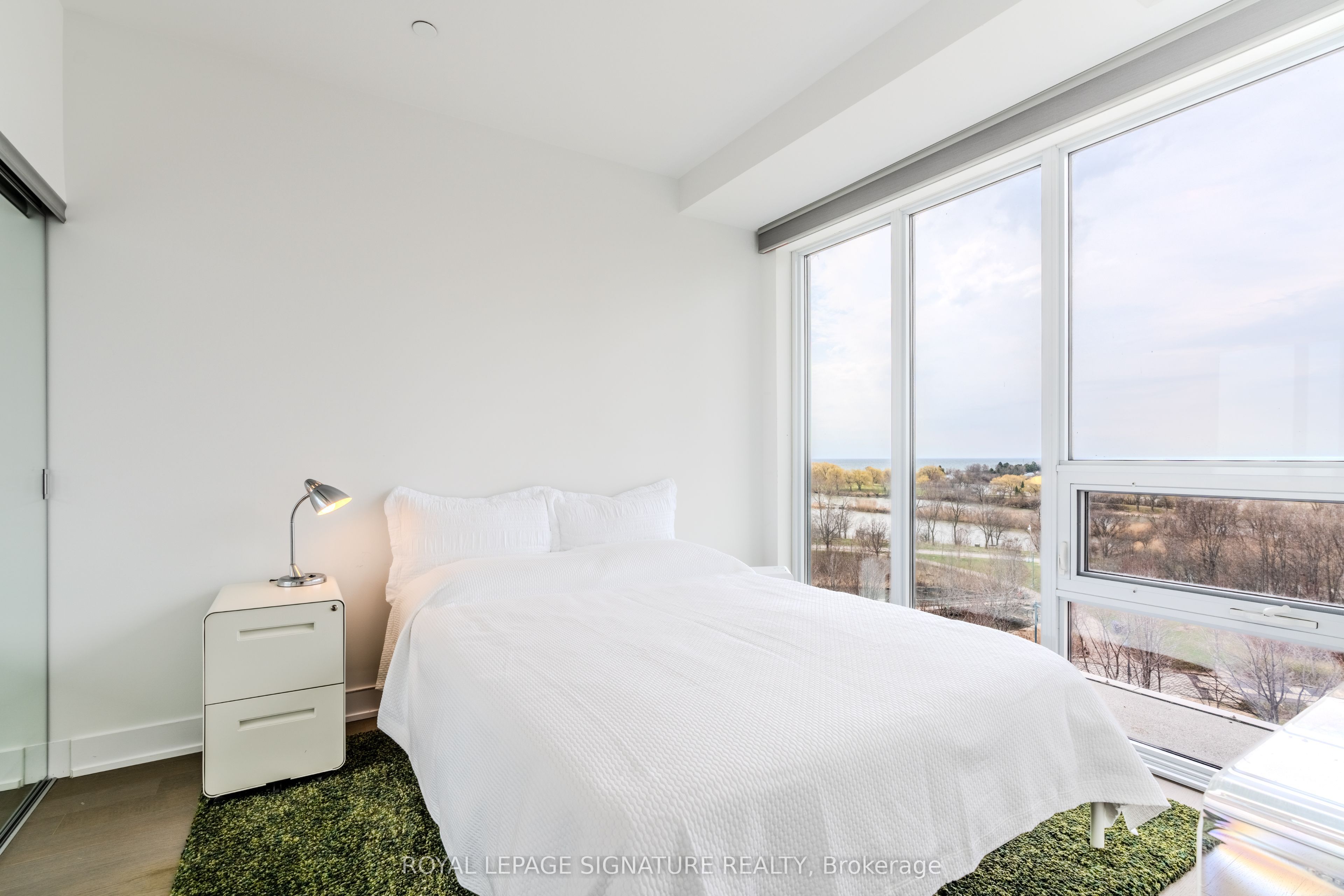 20 Shore Breeze Drive 515 Property Photo 14