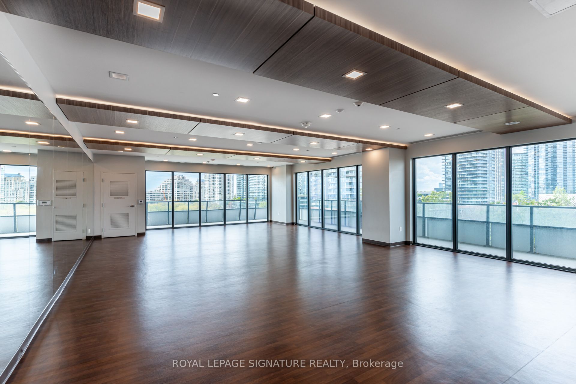 20 Shore Breeze Drive 515 Property Photo 35