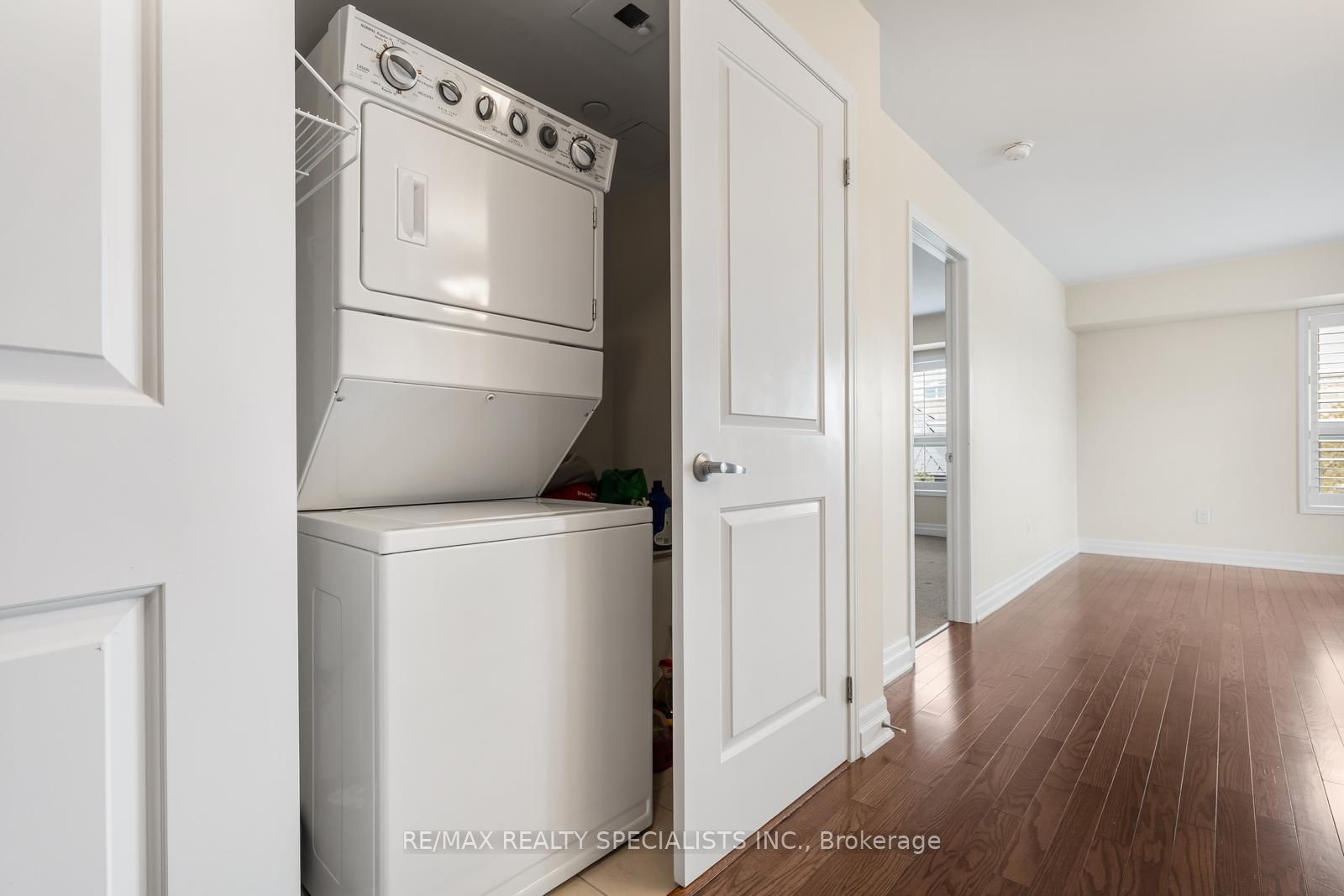1045 Nadalin Heights 209 Property Photo 15