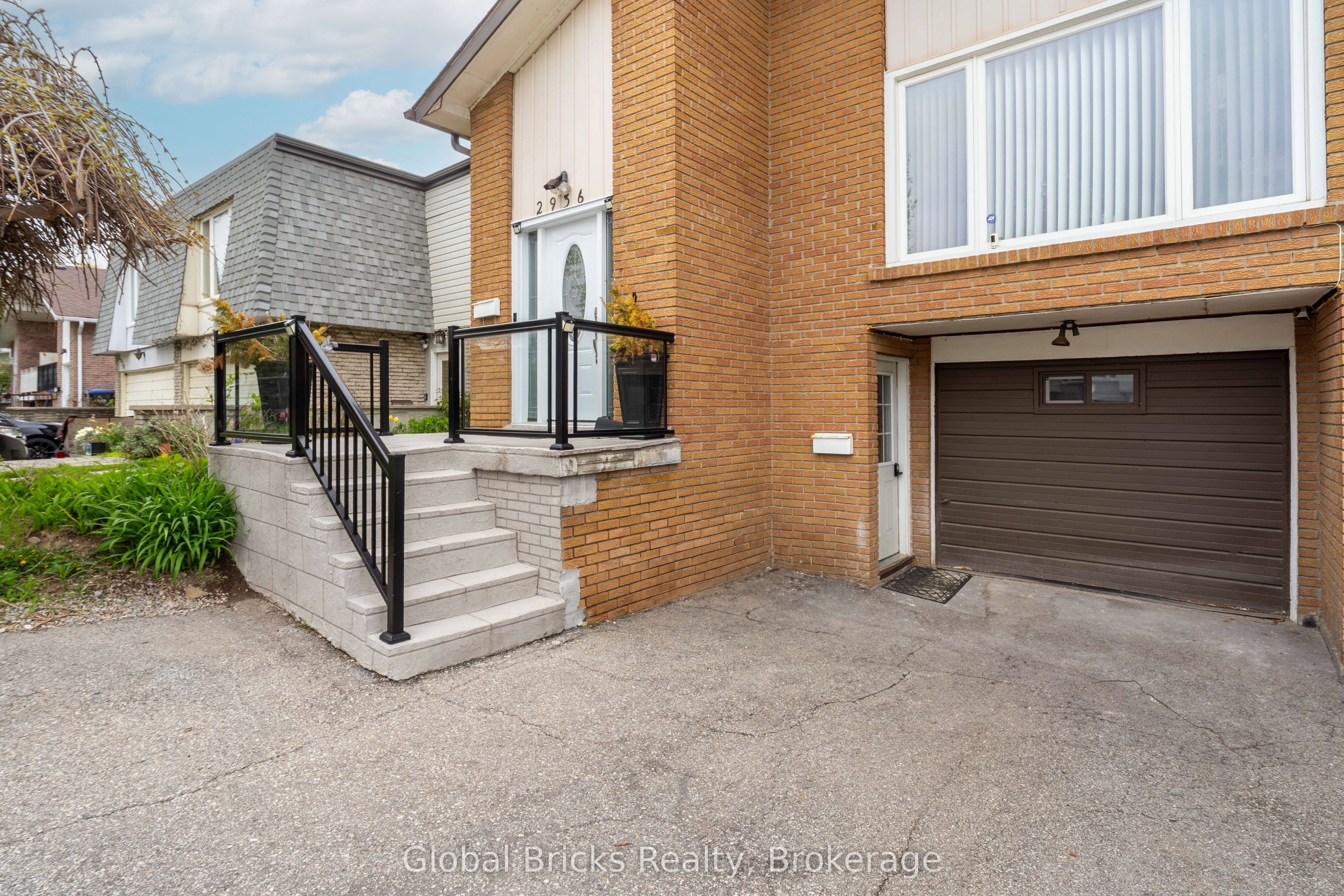 2936 Windjammer Road Property Photo 2