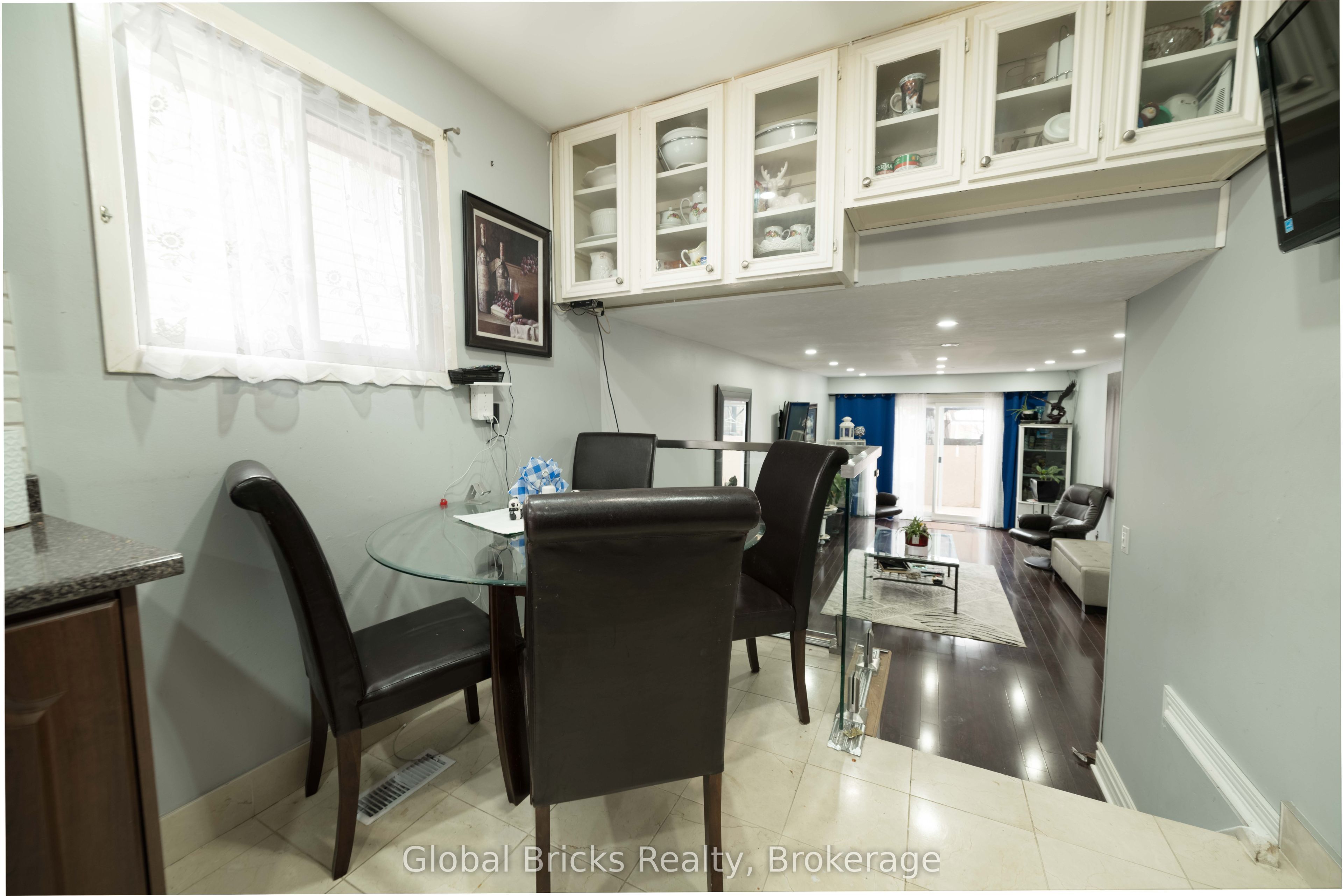 2936 Windjammer Road Property Photo 4