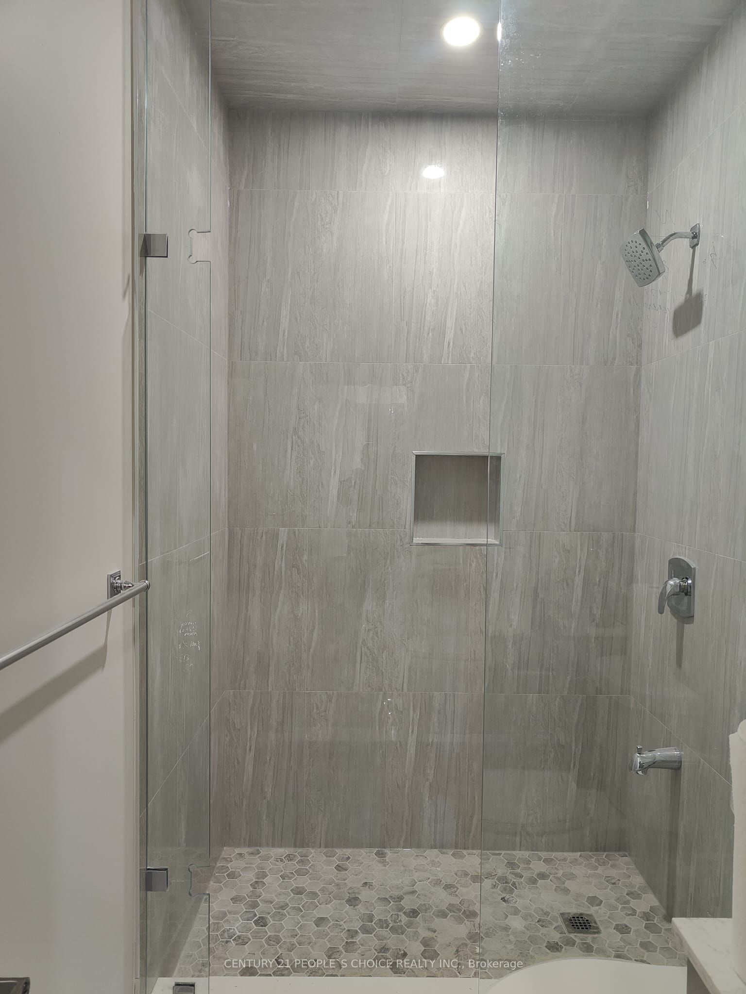 126 Degrey Drive Property Photo 6