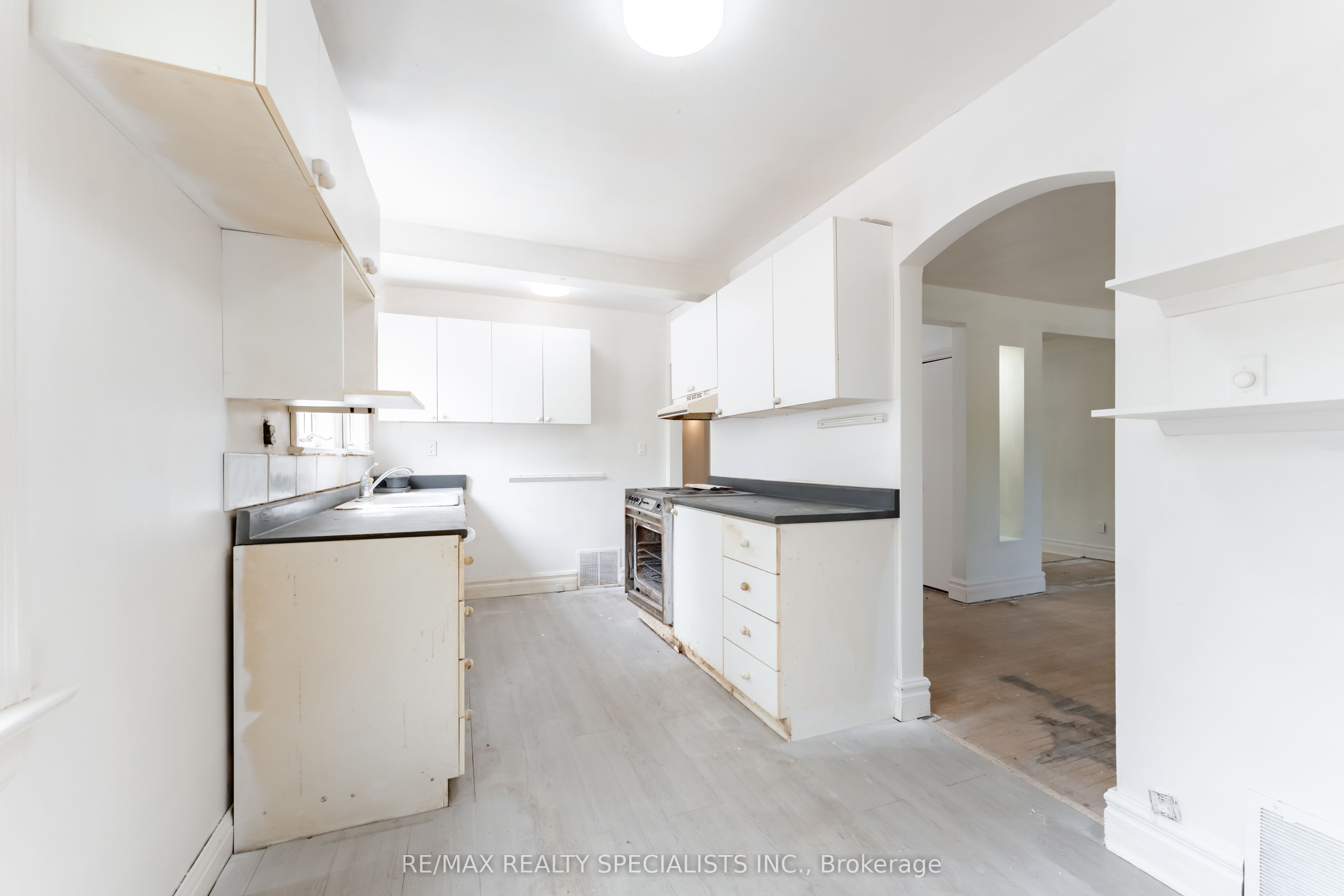 4 Elton Crescent Property Photo 6