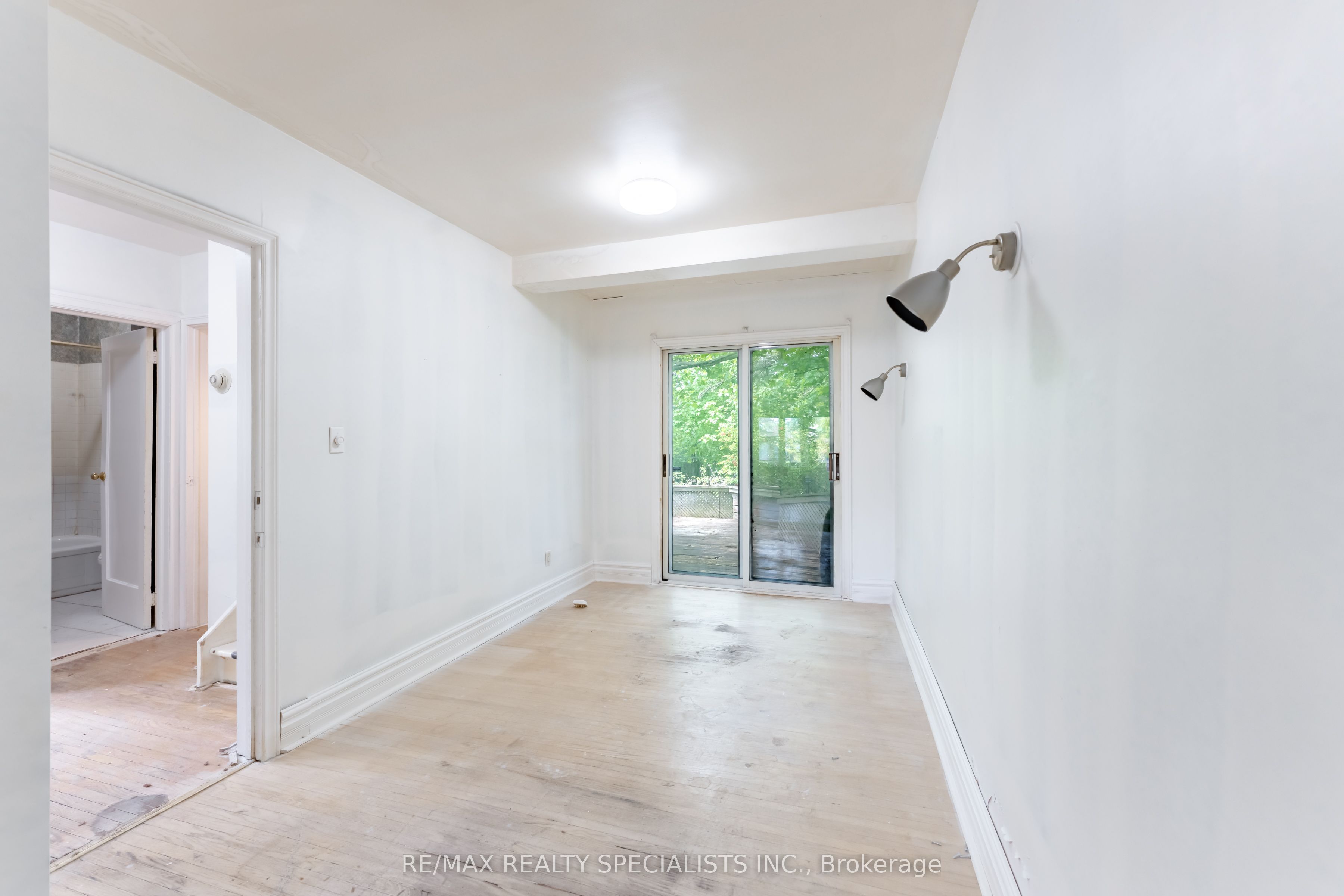 4 Elton Crescent Property Photo 8